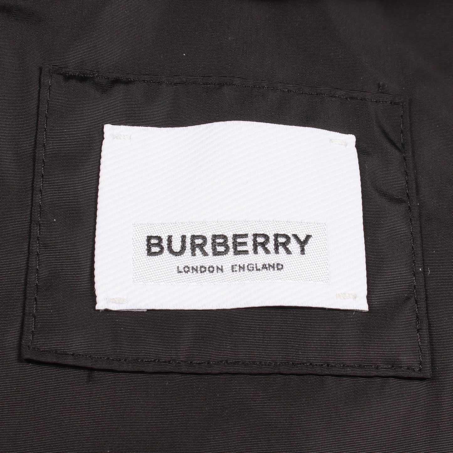 ロゴ マウンテンパーカー ナイロン ブラック バーバリーロンドン アウター BURBERRY LONDON