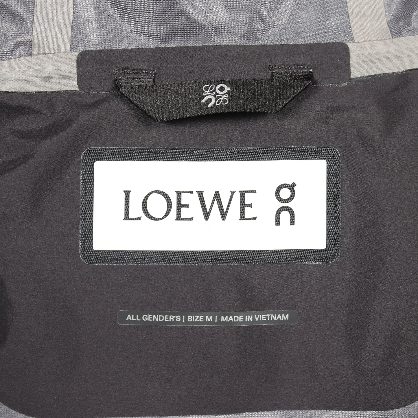 LOEWE × ON フード付き ジャケット ブラック ライトブラウン ロエベ アウター LOEWE