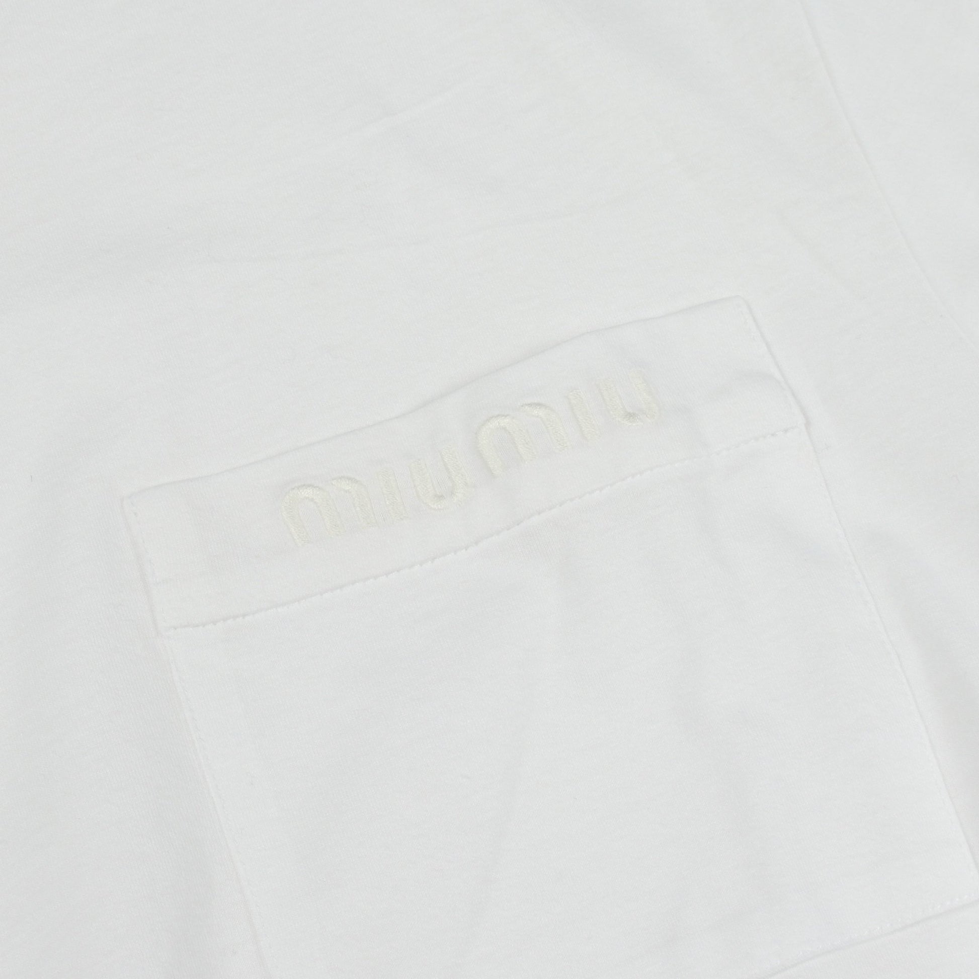 ロゴ刺繍 クルーネック 半袖Tシャツ コットン ホワイト ミュウミュウ トップス miu miu