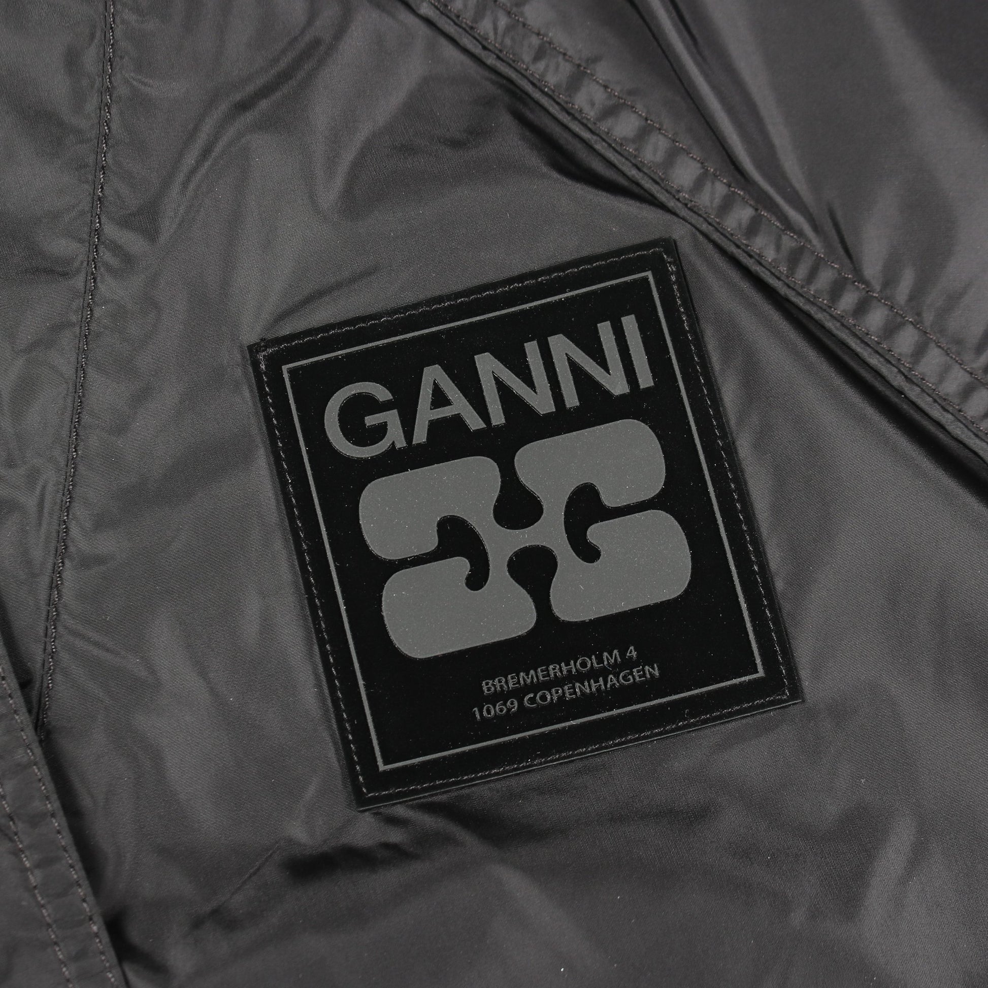 フード付き ナイロンジャケット ナイロン ブラック ガニー アウター GANNI