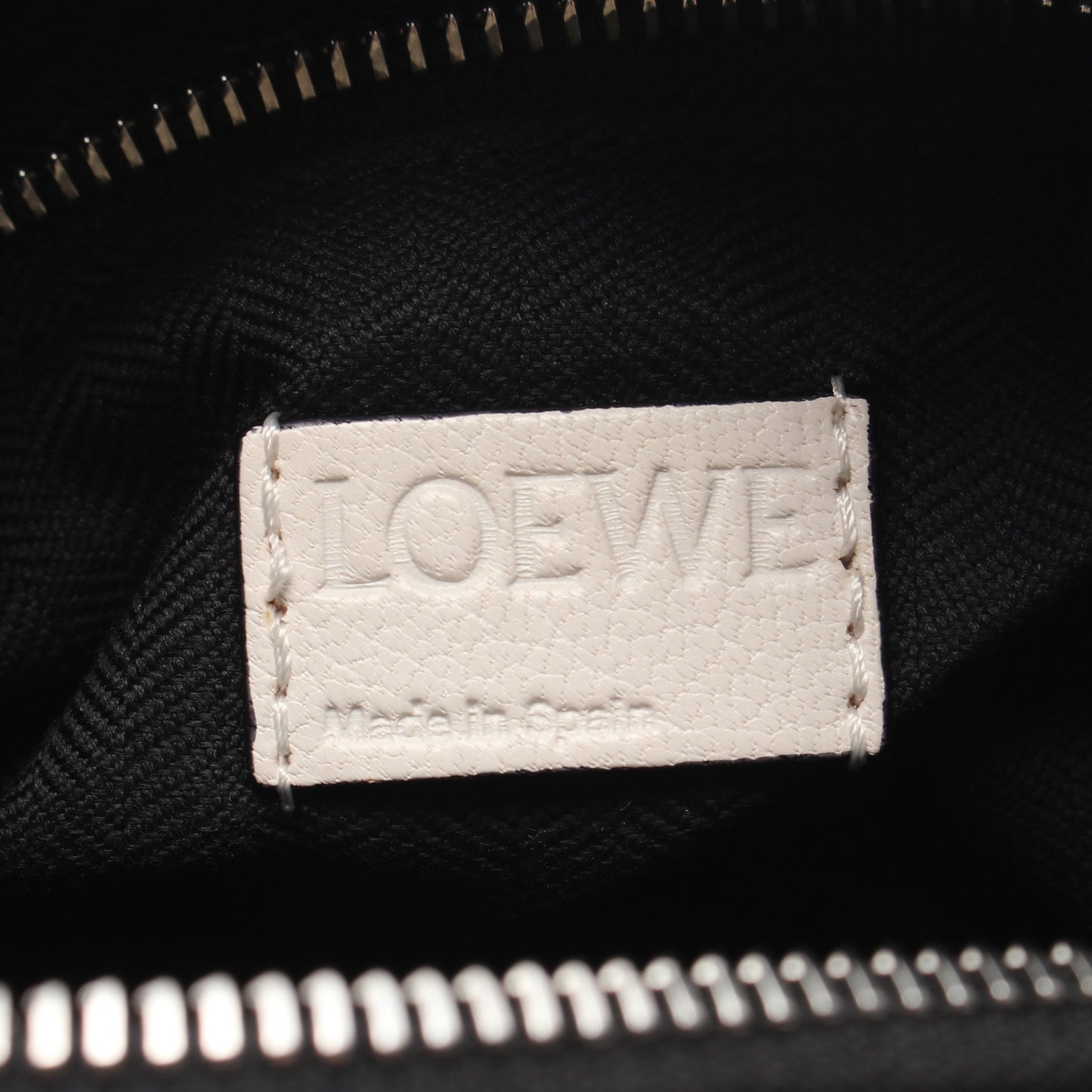 パズルバッグ ミディアム ハンドバッグ レザー ホワイト レッド ブラック ロエベ バッグ LOEWE