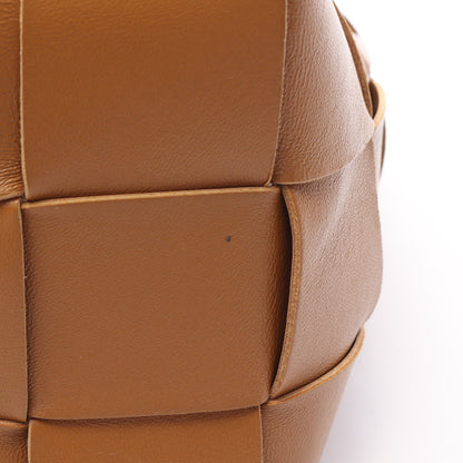 スモール カセット バケットバッグ ショルダーバッグ レザー ライトブラウン ボッテガヴェネタ バッグ BOTTEGA VENETA