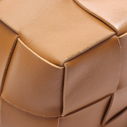 スモール カセット バケットバッグ ショルダーバッグ レザー ライトブラウン ボッテガヴェネタ バッグ BOTTEGA VENETA