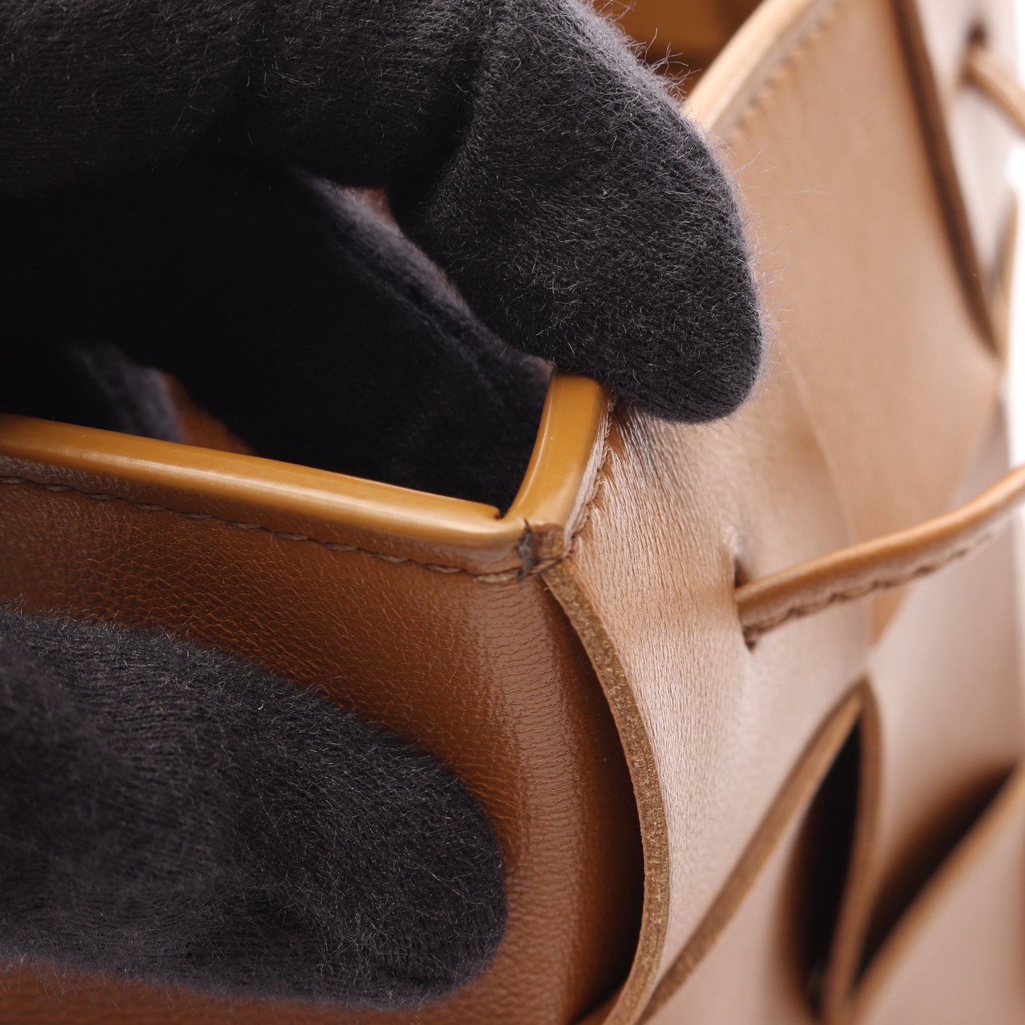 スモール カセット バケットバッグ ショルダーバッグ レザー ライトブラウン ボッテガヴェネタ バッグ BOTTEGA VENETA