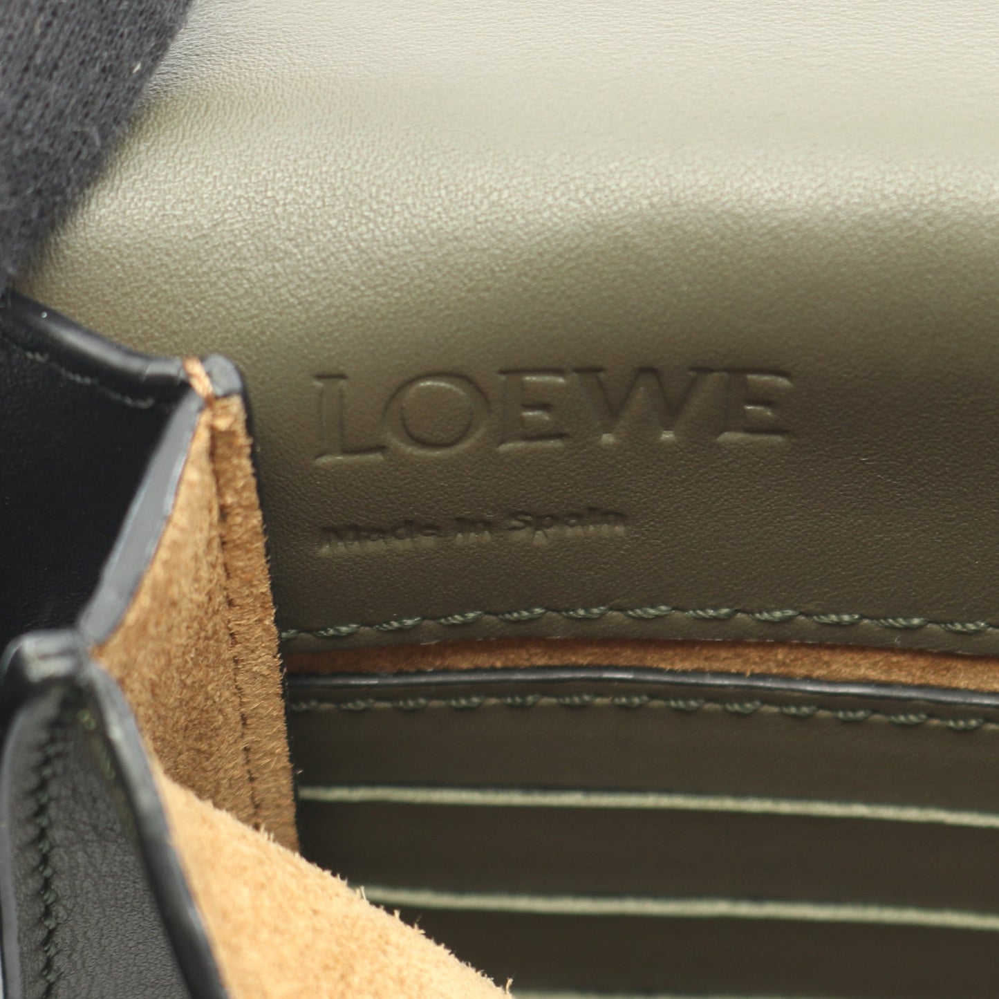 GUSSET FLAT CROSSBODY ガセット フラット クロスボディバッグ ショルダーバッグ レザー カーキグリーン ブラック ロエベ バッグ LOEWE