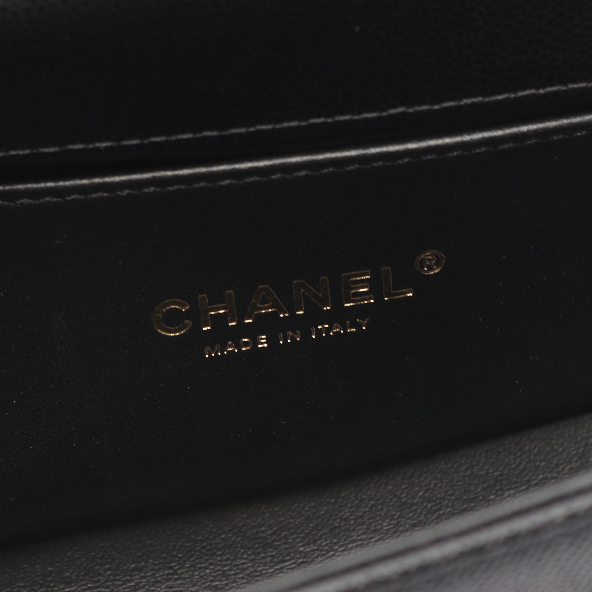 ボーイシャネル スモール チェーンショルダーバッグ キャビアスキン ブラック ゴールド金具 シャネル バッグ CHANEL