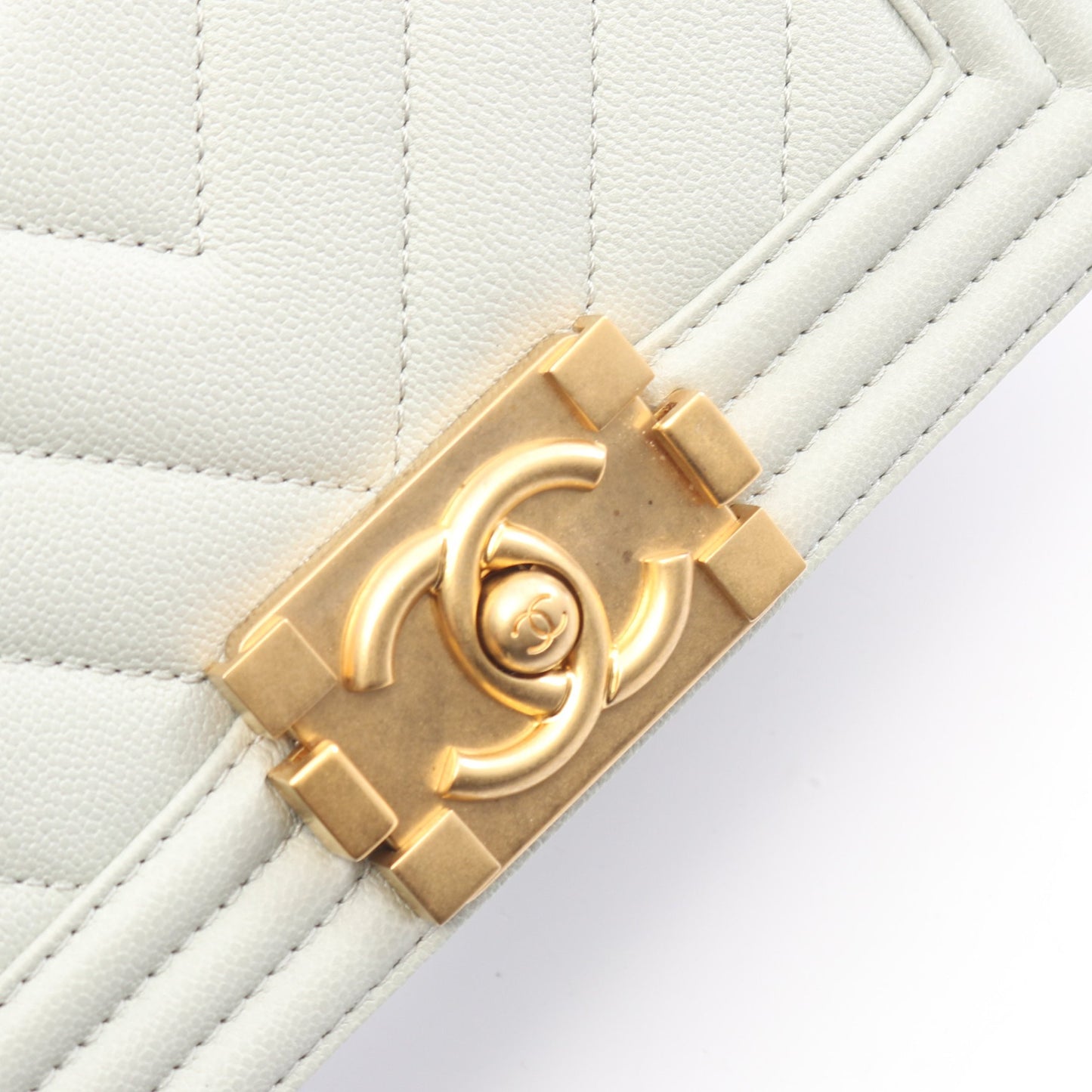 ボーイシャネル スモール チェーンショルダーバッグ キャビアスキン ブルーグレー ゴールド金具 シャネル バッグ CHANEL