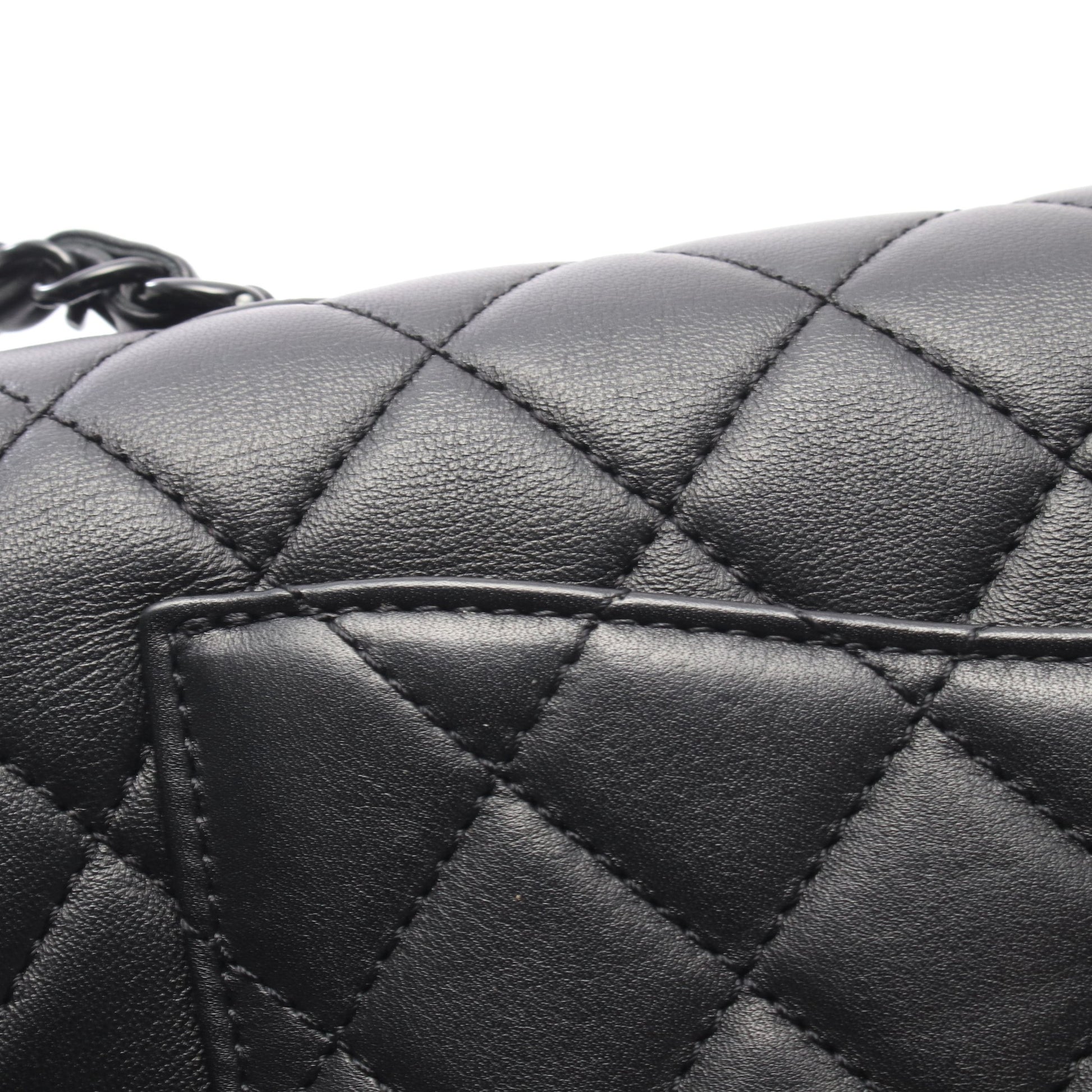 マトラッセ チェーンショルダーバッグ レザー ブラック ブラック金具 シャネル バッグ CHANEL