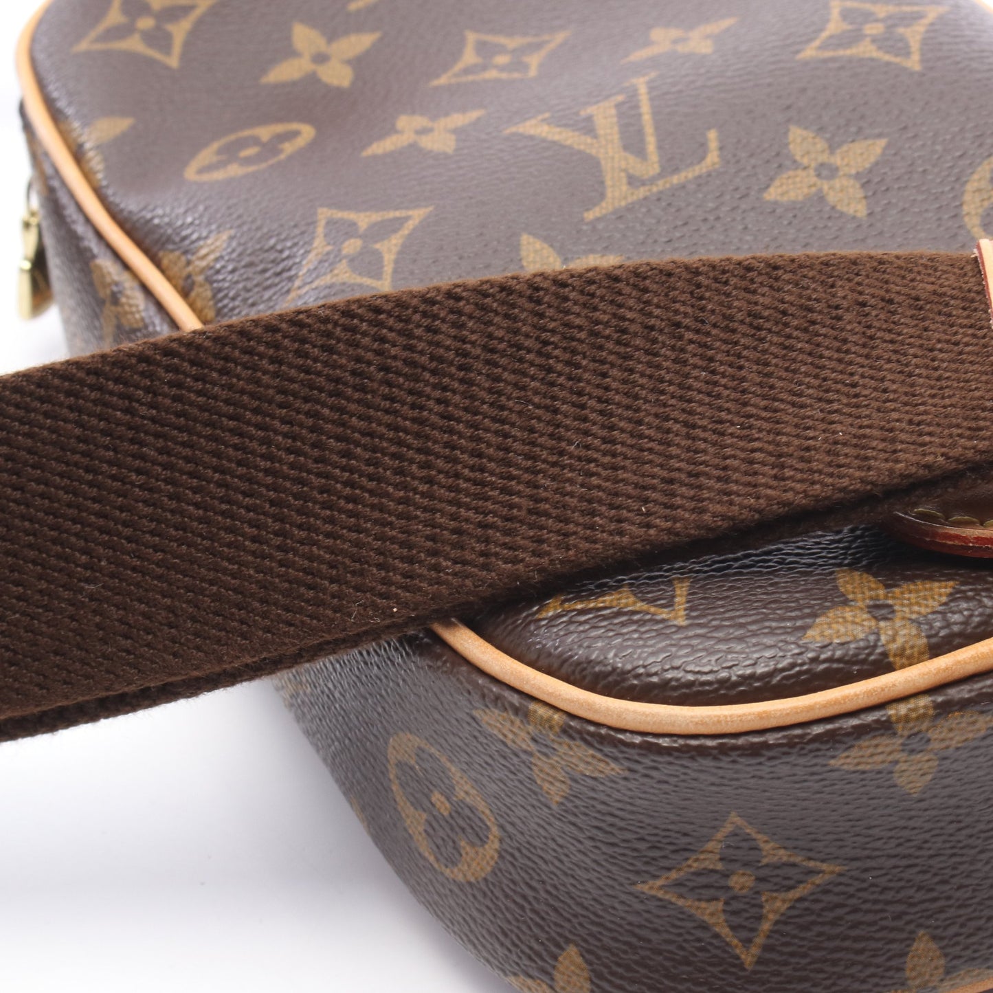 ポシェットガンジュ モノグラム ボディバッグ PVC レザー ブラウン ルイヴィトン バッグ LOUIS VUITTON