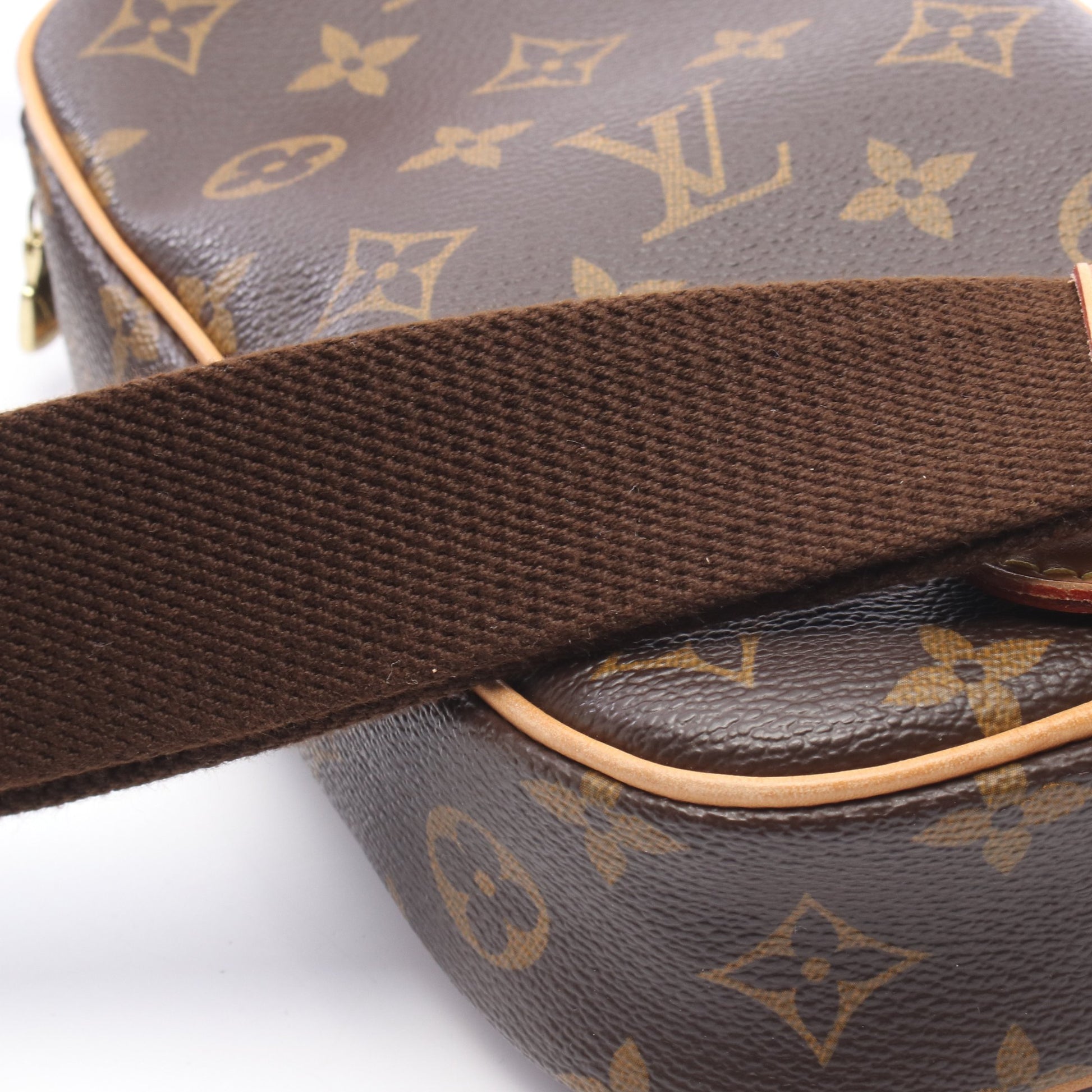 ポシェットガンジュ モノグラム ボディバッグ PVC レザー ブラウン ルイヴィトン バッグ LOUIS VUITTON