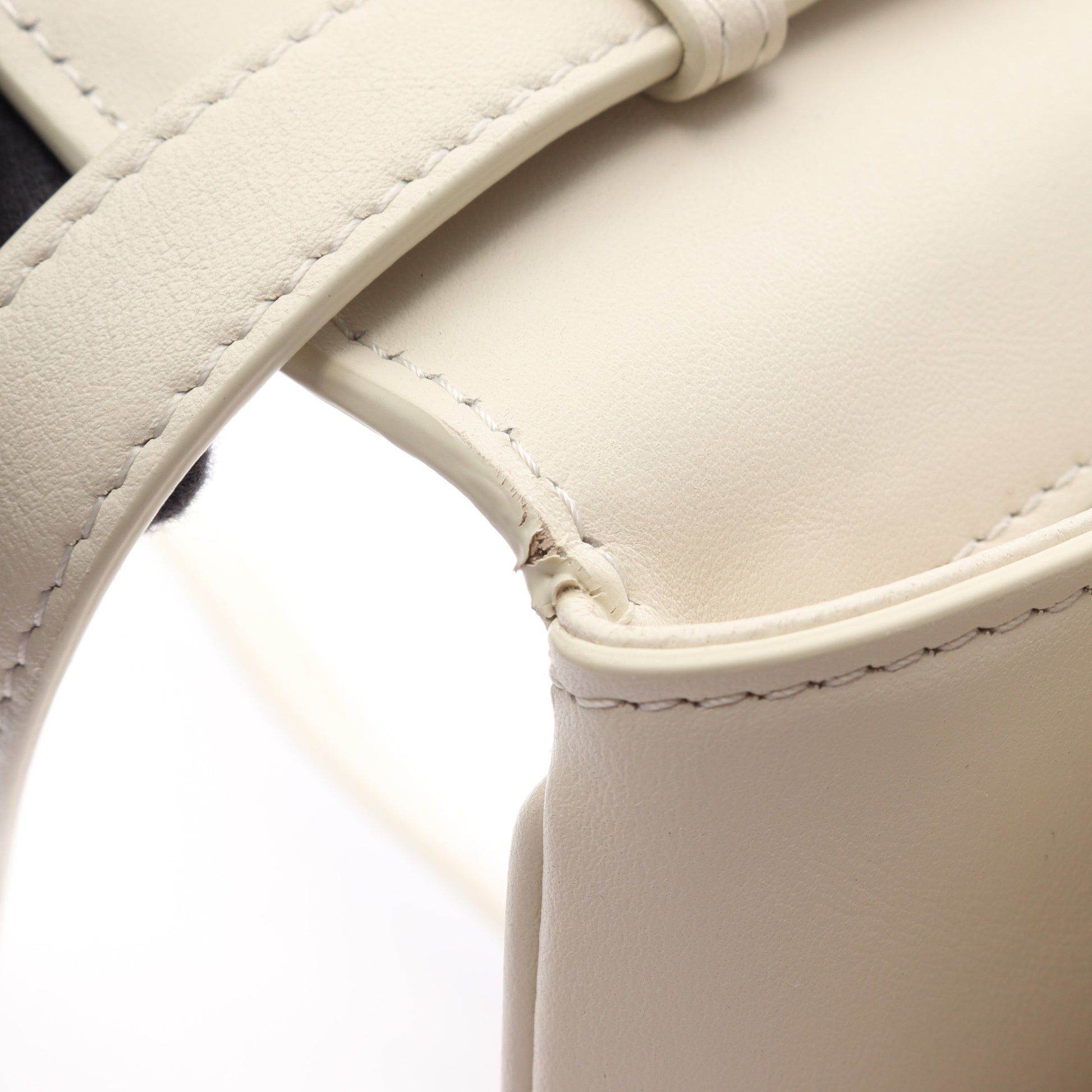 Medium Tabou ショルダーバッグ レザー オフホワイト セリーヌ バッグ CELINE