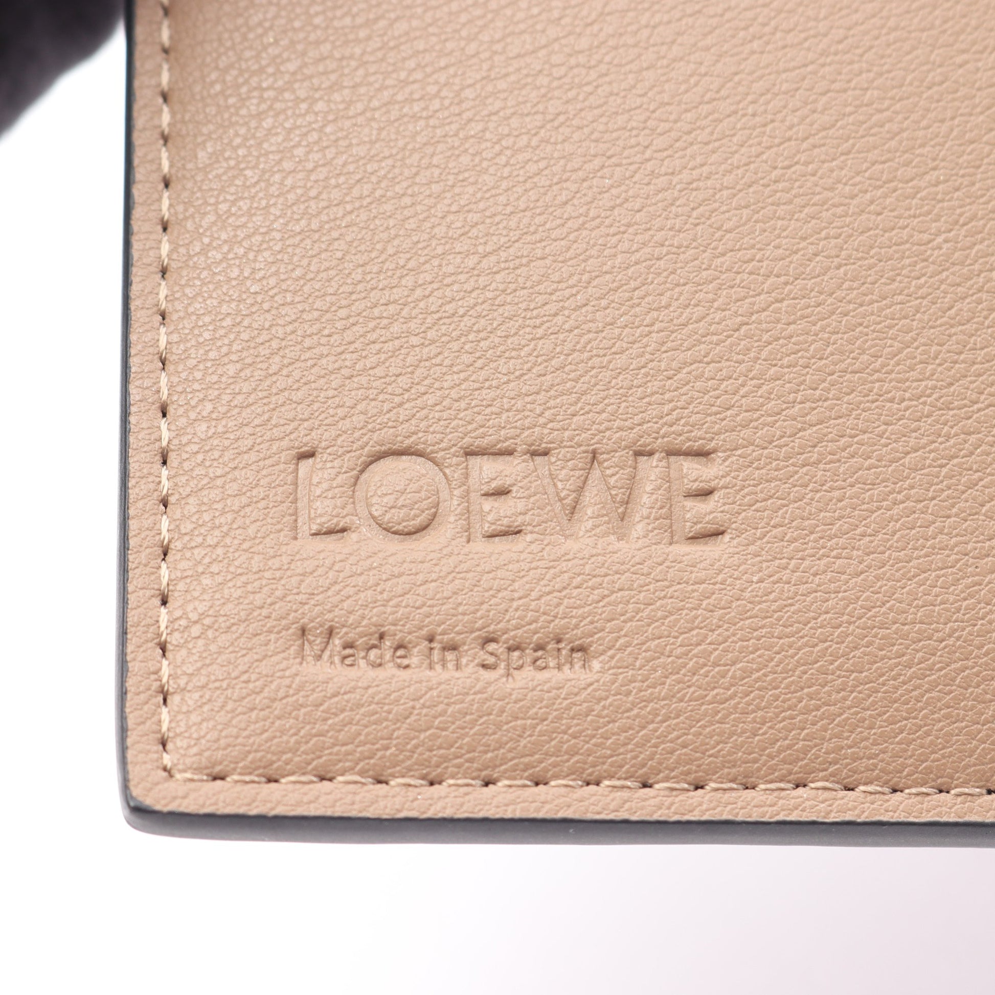アナグラム トライフォールド ウォレット 三つ折り財布 レザー ブラウン ロエベ 財布・小物 LOEWE