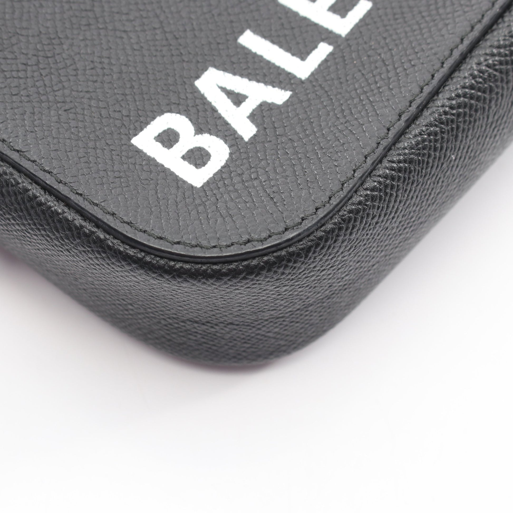 ヴィル カメラ バッグ XS ショルダーバッグ レザー ブラック バレンシアガ バッグ BALENCIAGA
