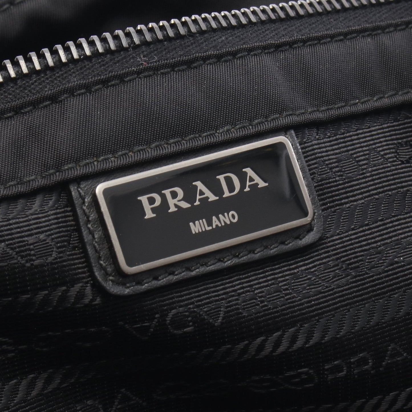 カメラバッグ ショルダーバッグ ナイロン レザー ブラック プラダ バッグ PRADA