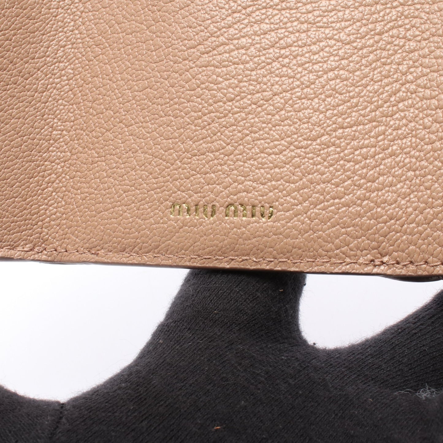 マドラス 三つ折り財布 レザー ピンクベージュ ミュウミュウ 財布・小物 miu miu