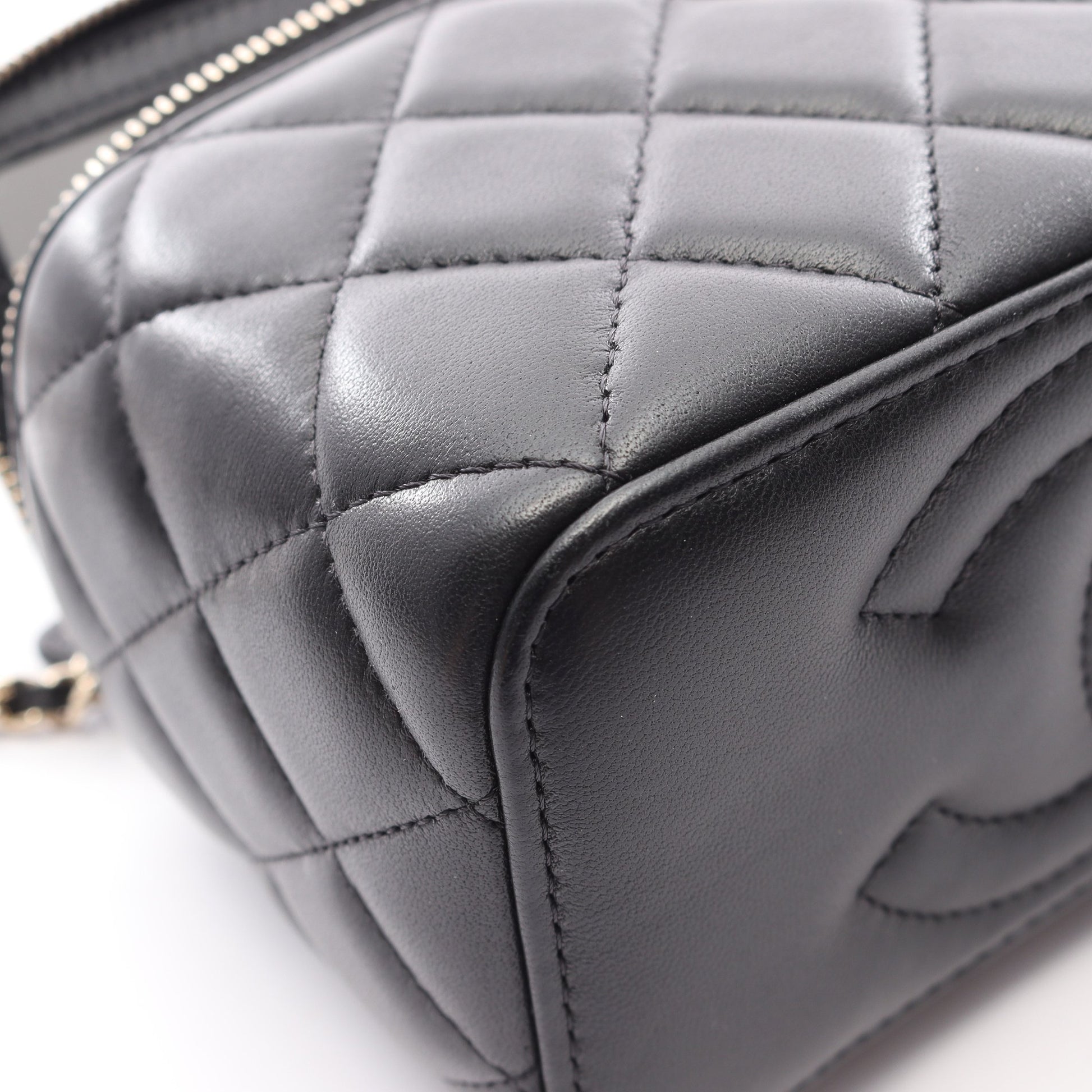 マトラッセ バニティバッグ 2WAY チェーンショルダーバッグ ラムスキン ブラック ゴールド金具 シャネル バッグ CHANEL