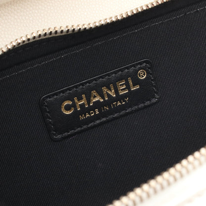 マトラッセ スモールフラップ チェーンショルダーバッグ キャビアスキン オフホワイト ゴールド金具 シャネル バッグ CHANEL