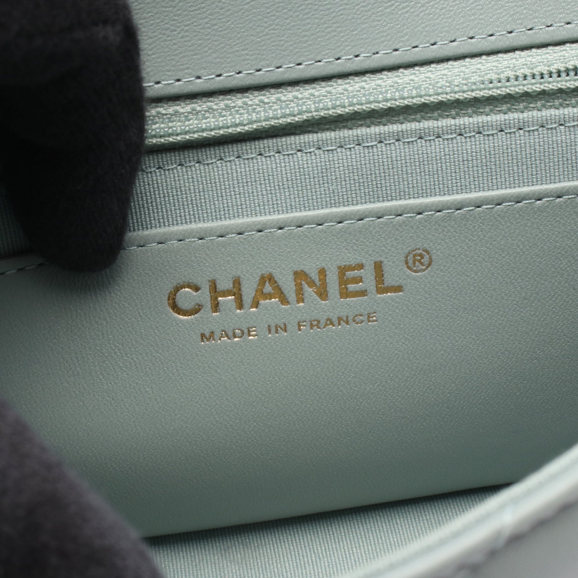 ミニマトラッセ チェーンショルダーバッグ レザー ブルーグレー ゴールド金具 シャネル バッグ CHANEL