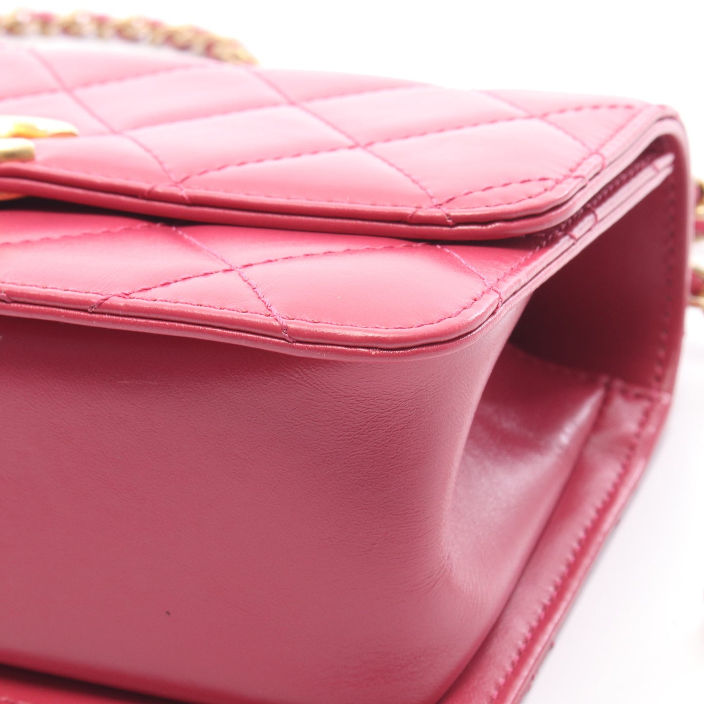 マトラッセ スモールフラップ チェーンショルダーバッグ レザー ピンク ゴールド金具 シャネル バッグ CHANEL