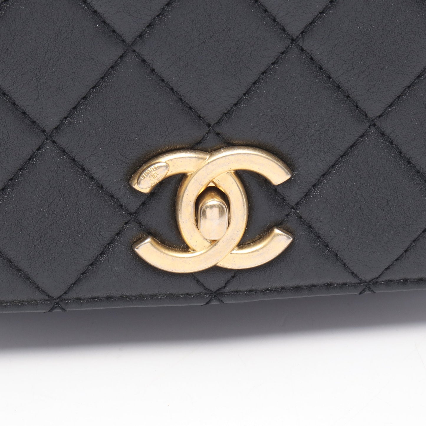 マトラッセ スモールフラップ チェーンショルダーバッグ ラムスキン ブラック ゴールド金具 シャネル バッグ CHANEL