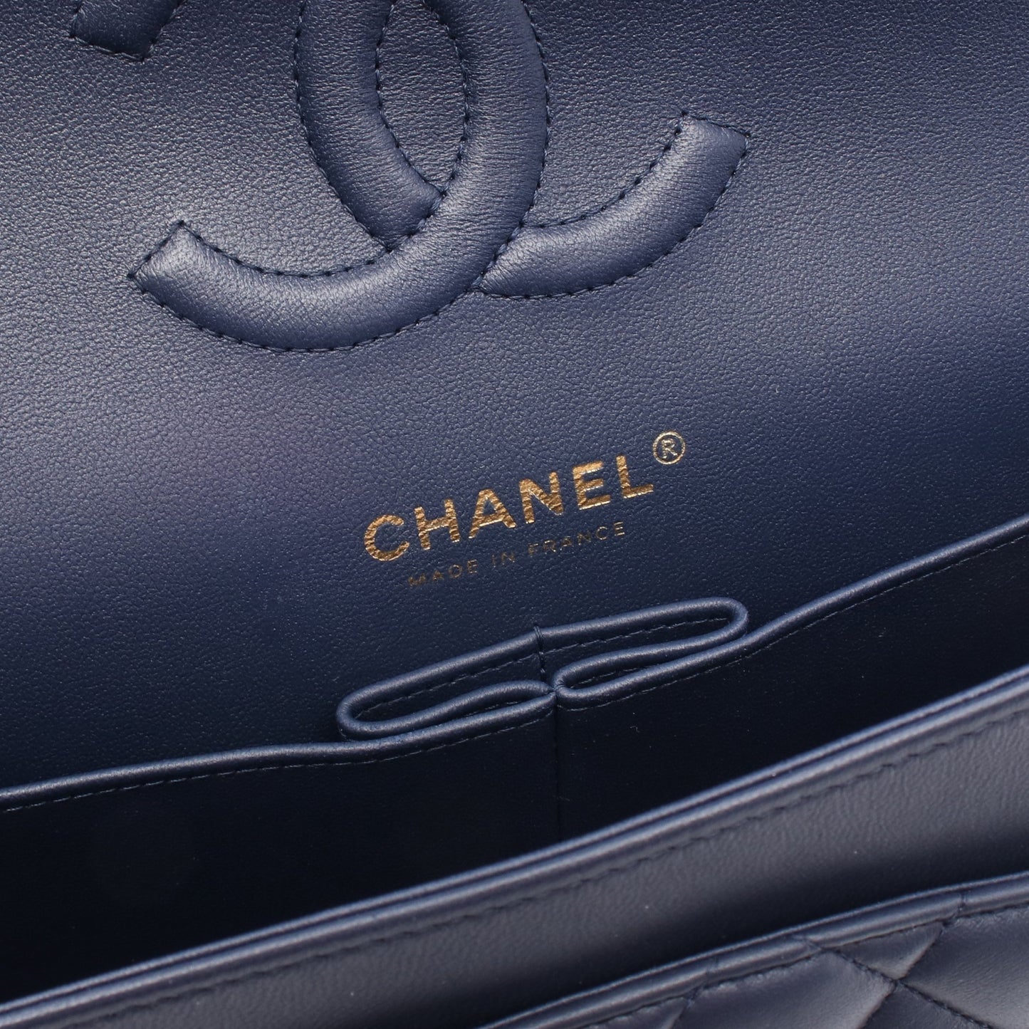 マトラッセ Wフラップ Wチェーンショルダーバッグ レザー ネイビー ゴールド金具 シャネル バッグ CHANEL