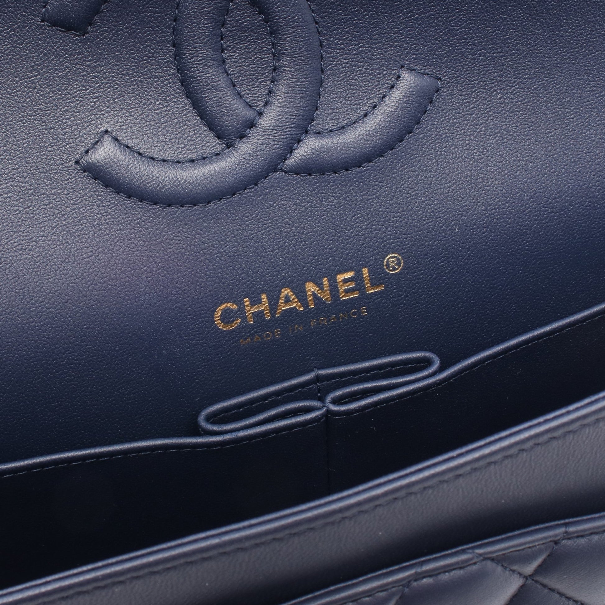 マトラッセ Wフラップ Wチェーンショルダーバッグ レザー ネイビー ゴールド金具 シャネル バッグ CHANEL