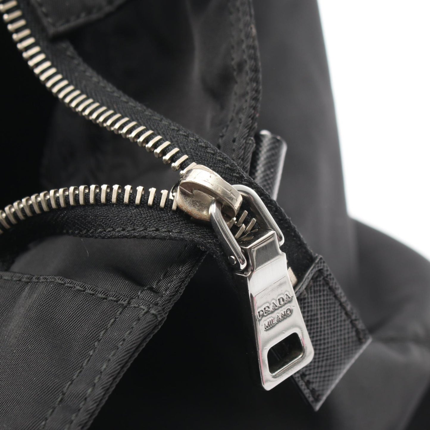 スカル スタッズ 2WAY ハンドバッグ トートバッグ ナイロン サフィアーノレザー ブラック プラダ バッグ PRADA