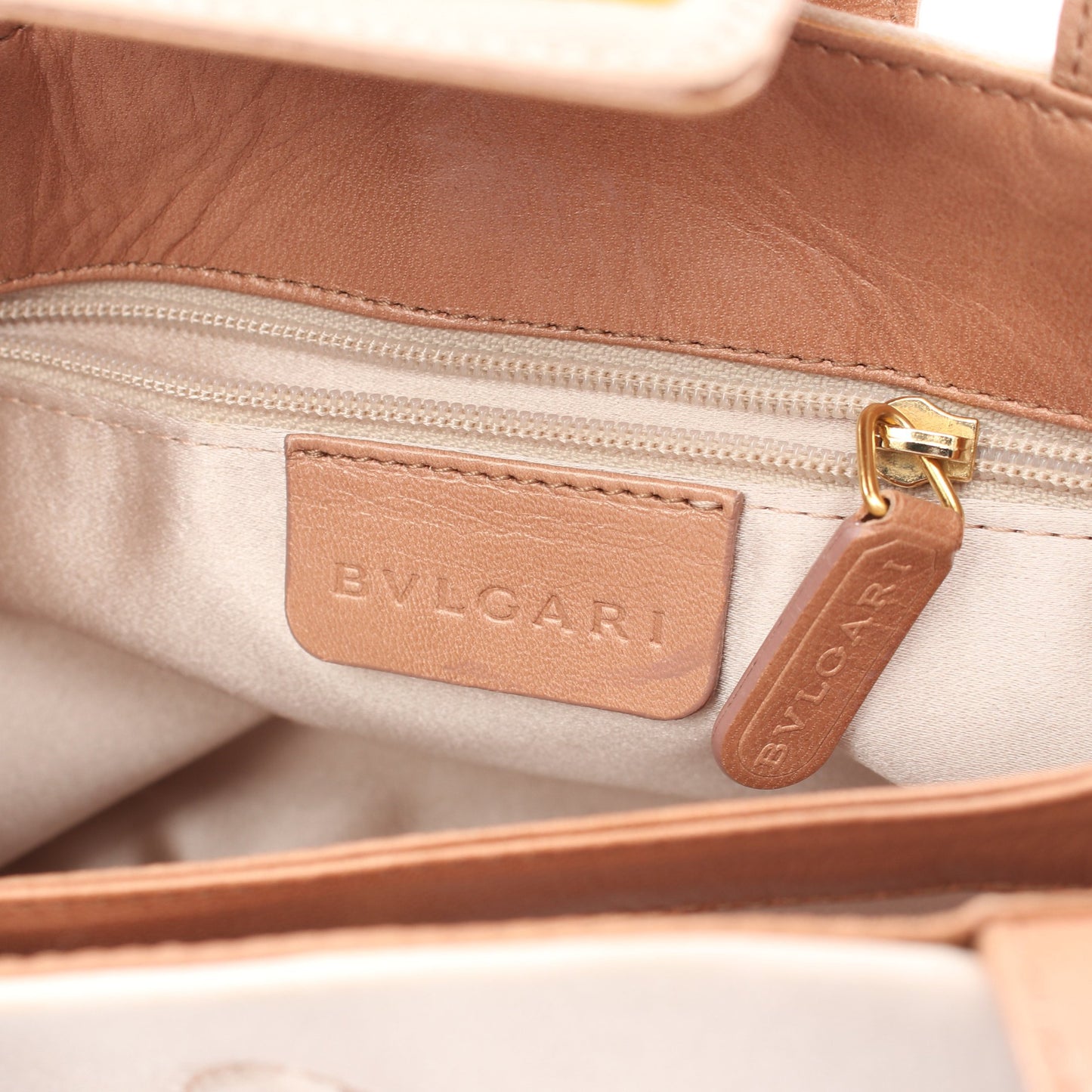 2WAY ハンドバッグ サテン レザー ライトピンク ピンクベージュ ブルガリ バッグ BVLGARI
