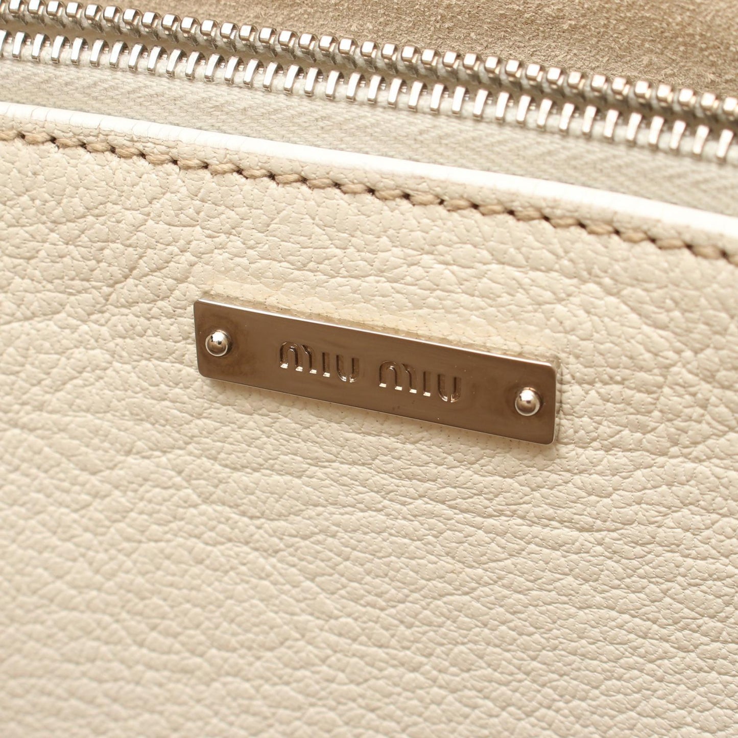 ショルダーバッグ トートバッグ レザー ホワイト ミュウミュウ バッグ miu miu