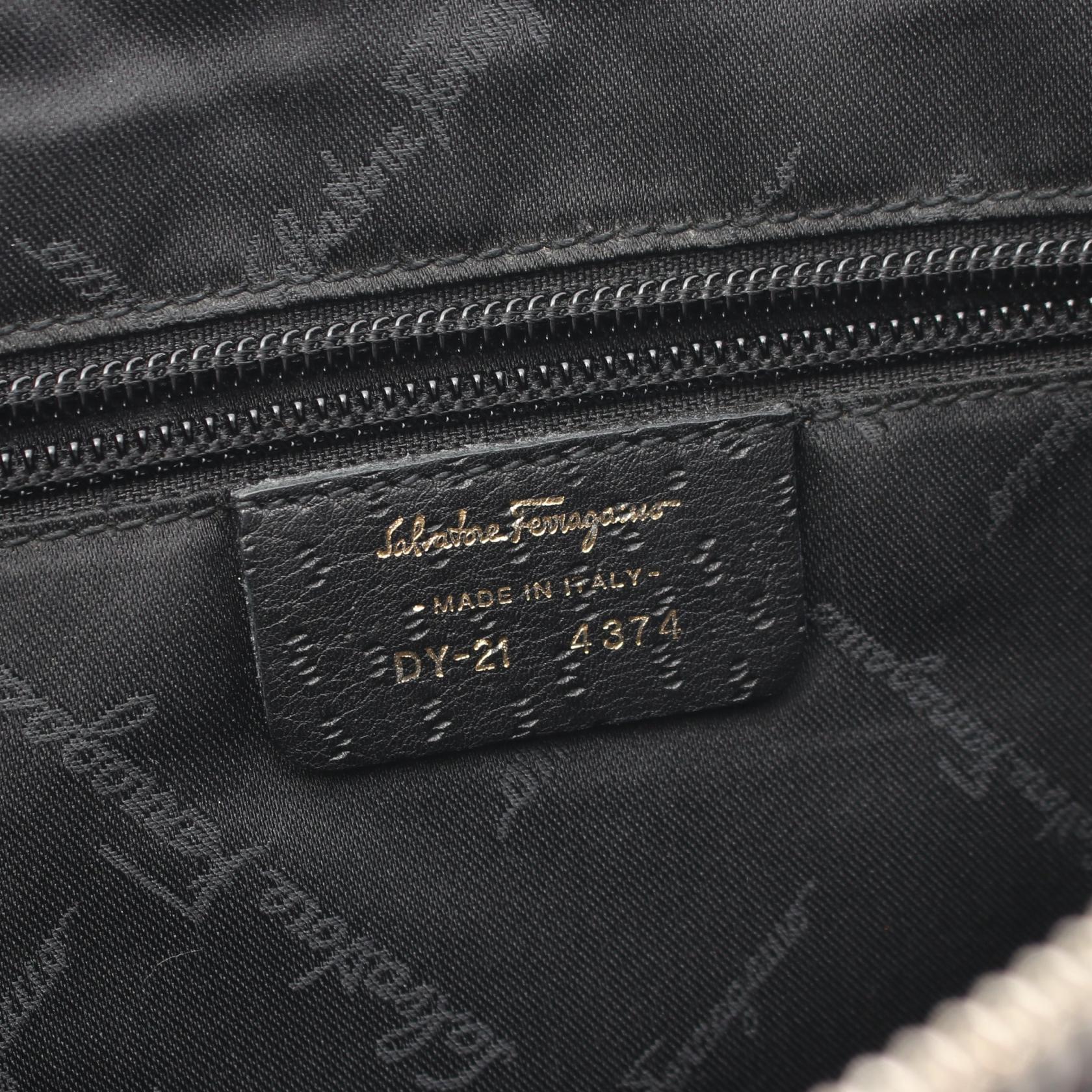 ガンチーニ ワンショルダーバッグ レザー ブラック サルヴァトーレフェラガモ バッグ Salvatore Ferragamo