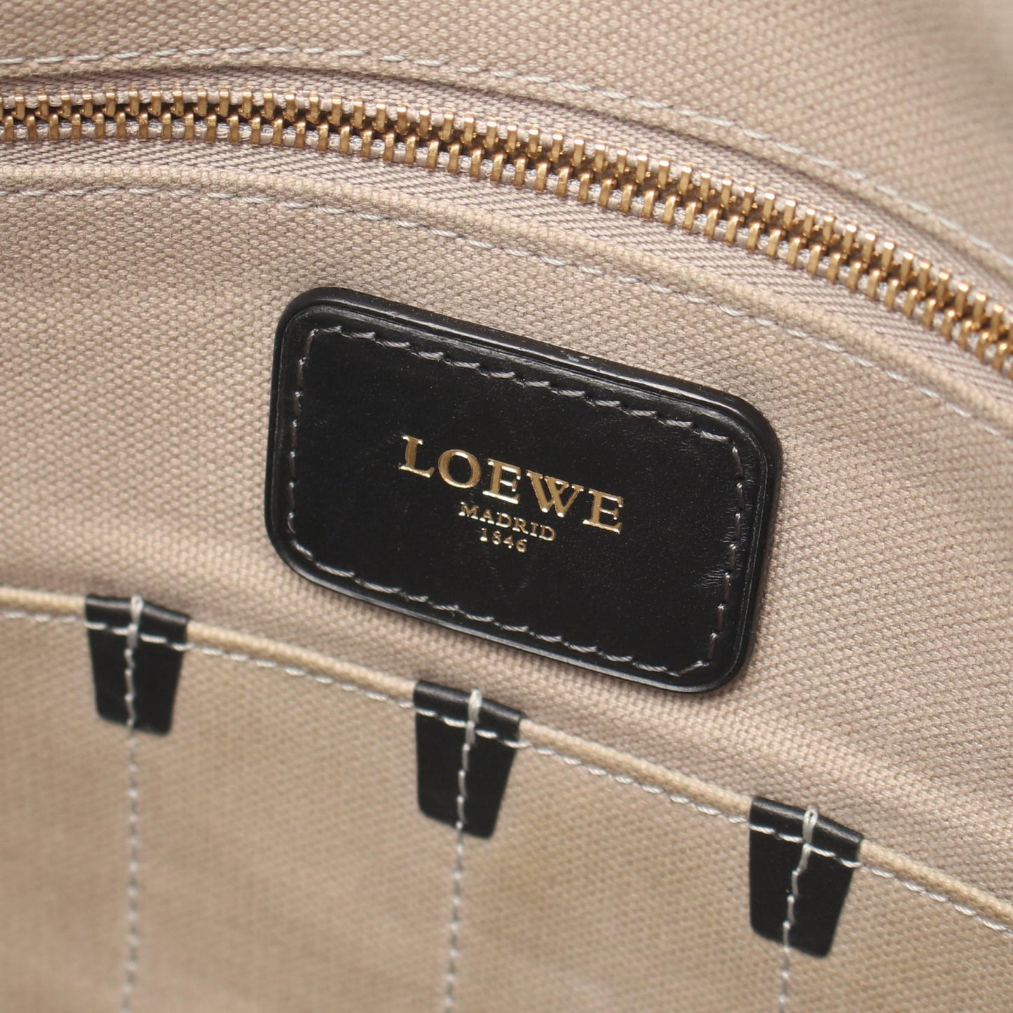 アナグラ ム メッセンジャー ショルダーバッグ PVC レザー ブラック ロエベ バッグ LOEWE