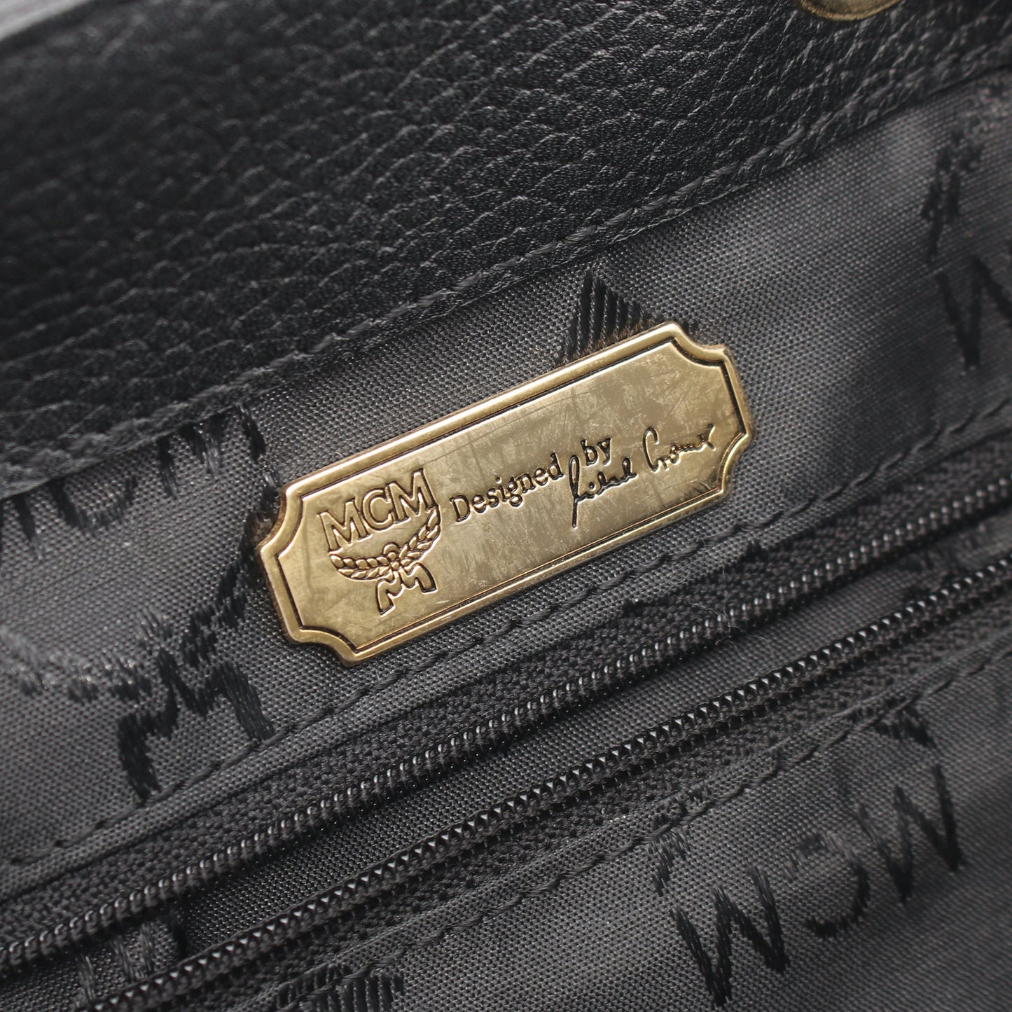 スタッズ バックパック リュックサック レザー ブラック エムシーエム バッグ MCM