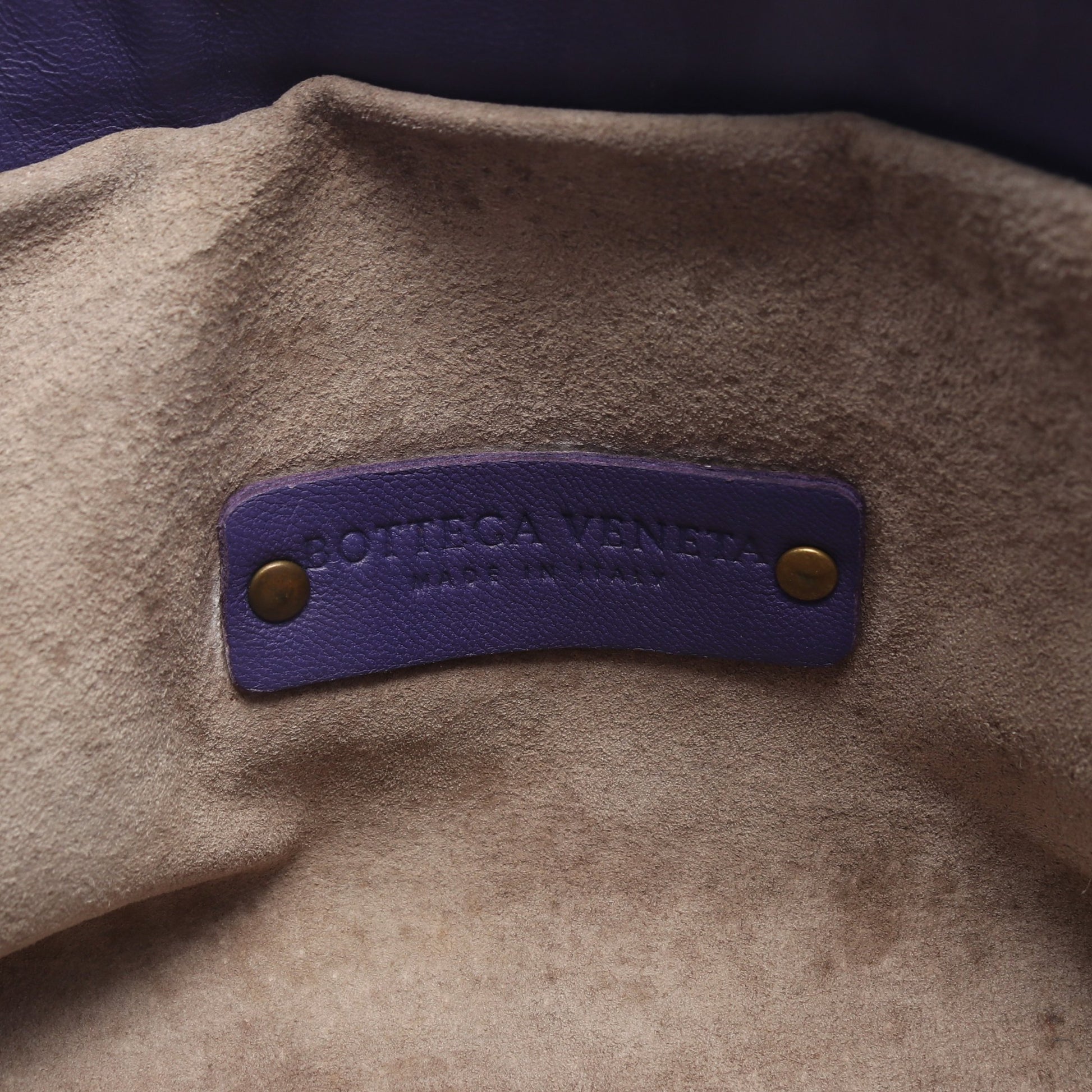 イントレチャート ショルダーバッグ レザー パープル ボッテガヴェネタ バッグ BOTTEGA VENETA