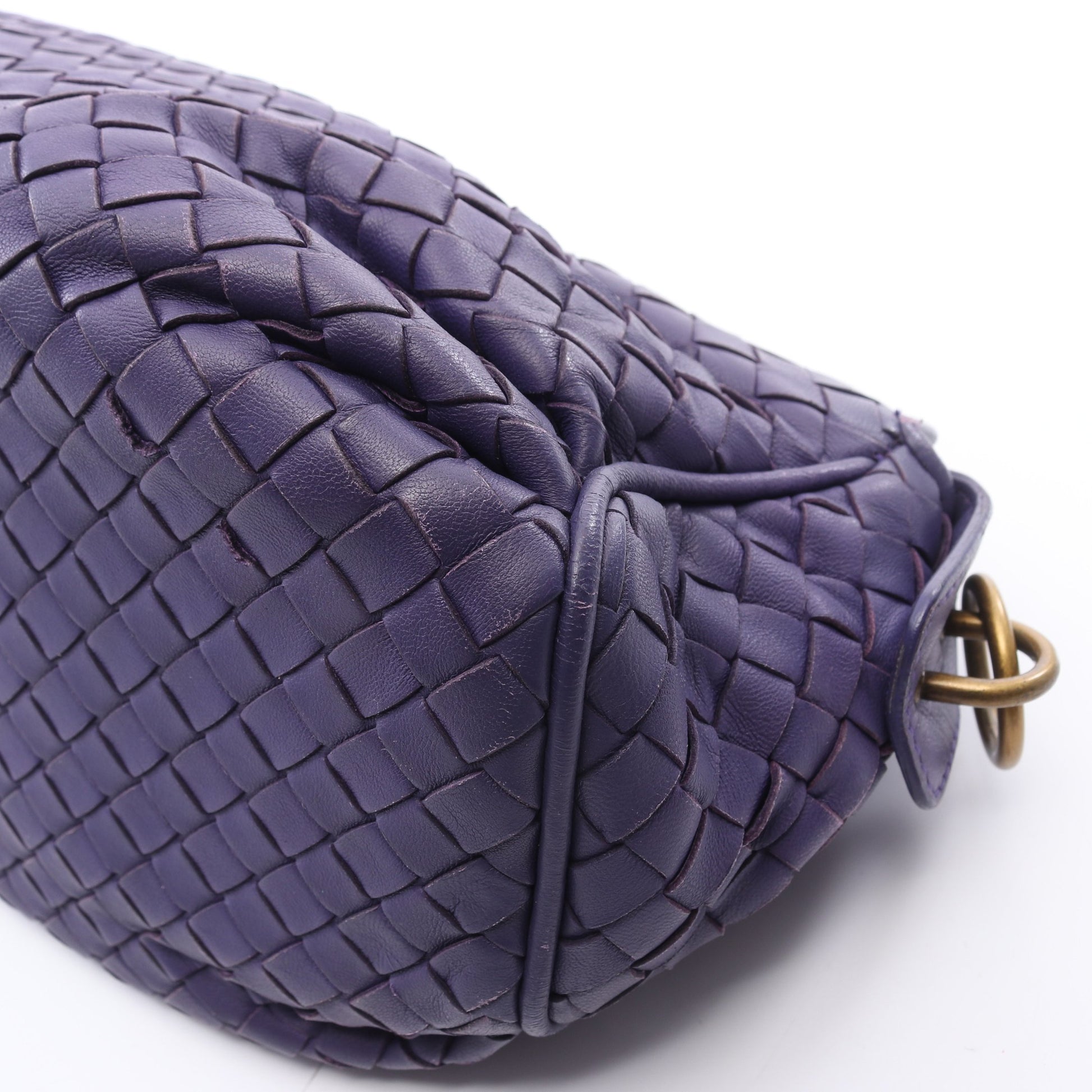 イントレチャート ショルダーバッグ レザー パープル ボッテガヴェネタ バッグ BOTTEGA VENETA