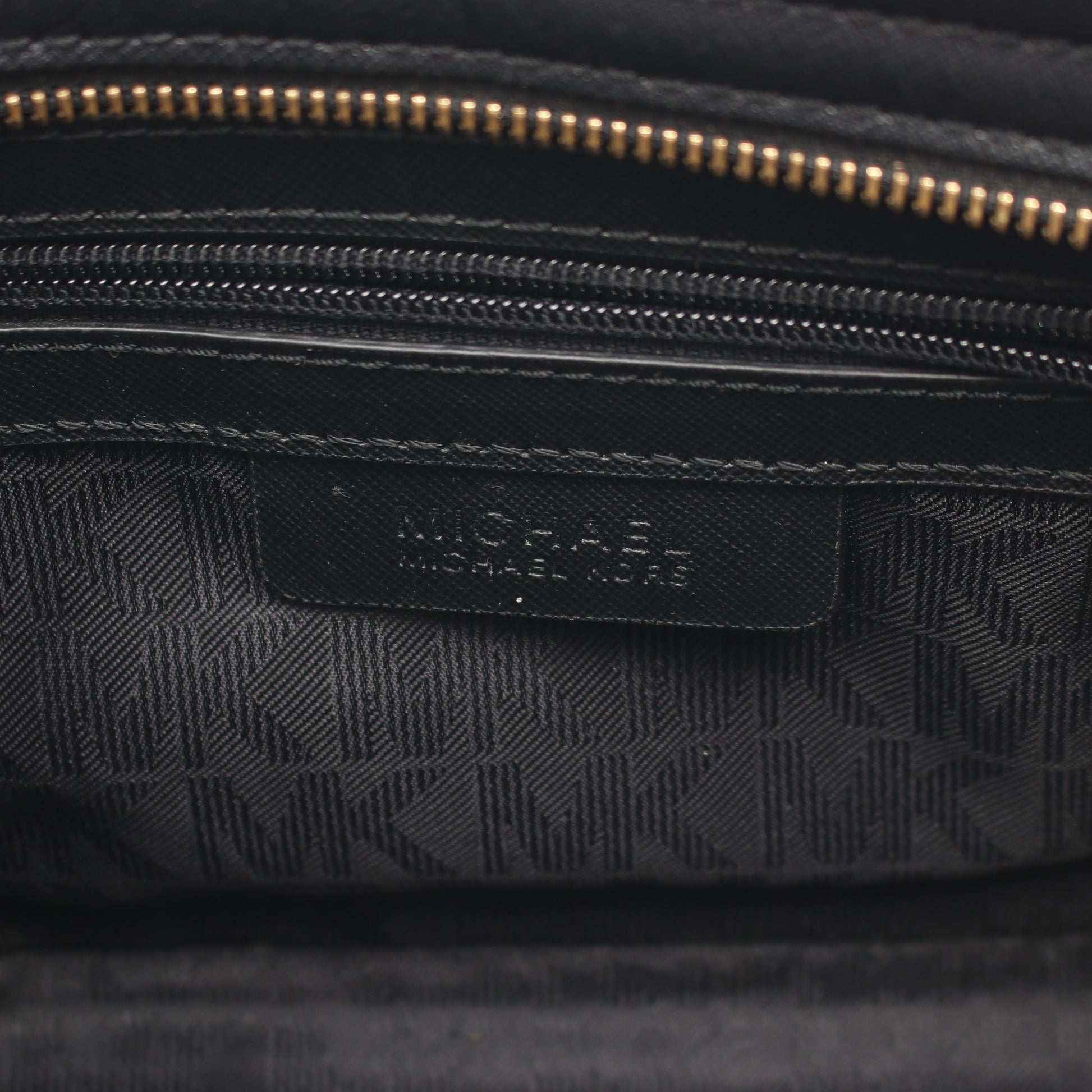 SELMA SUTUDDED MEDIUM MESSENGER セルマ スタッズ ショルダーバッグ レザー ブラック マイケルコース バッグ MICHAEL KORS