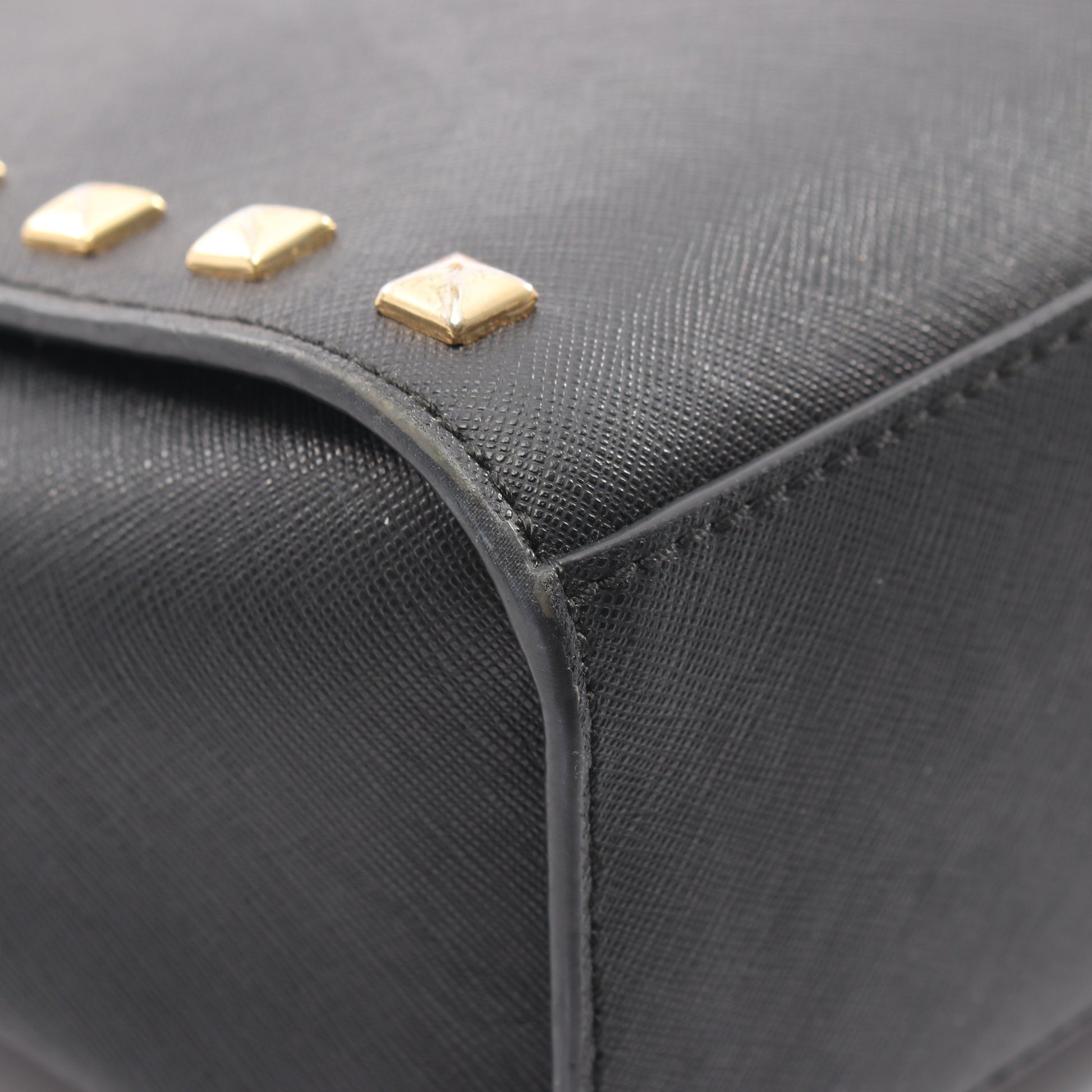 SELMA SUTUDDED MEDIUM MESSENGER セルマ スタッズ ショルダーバッグ レザー ブラック マイケルコース バッグ MICHAEL KORS