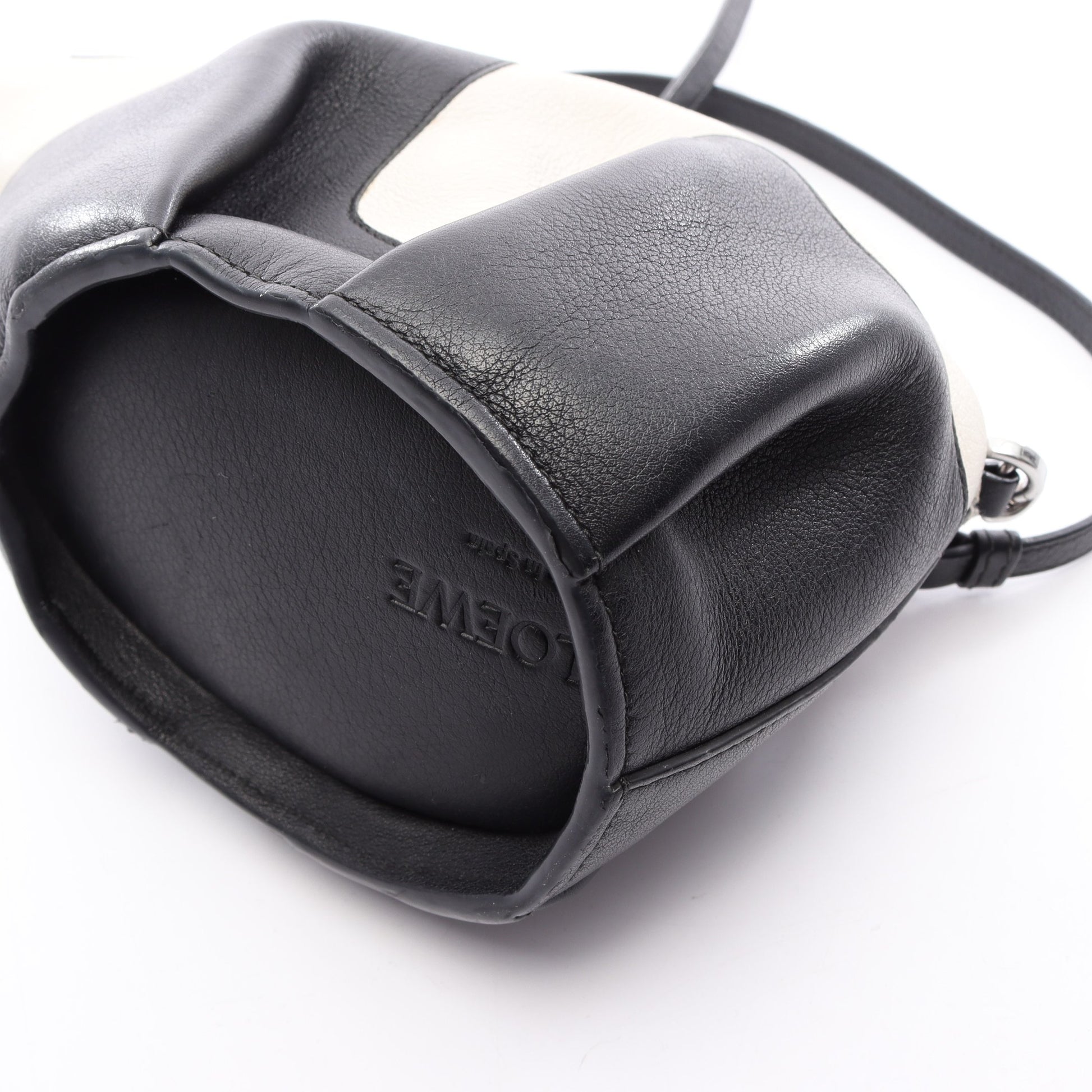 パンダバッグ ミニ ショルダーバッグ レザー ブラック オフホワイト ロエベ バッグ LOEWE