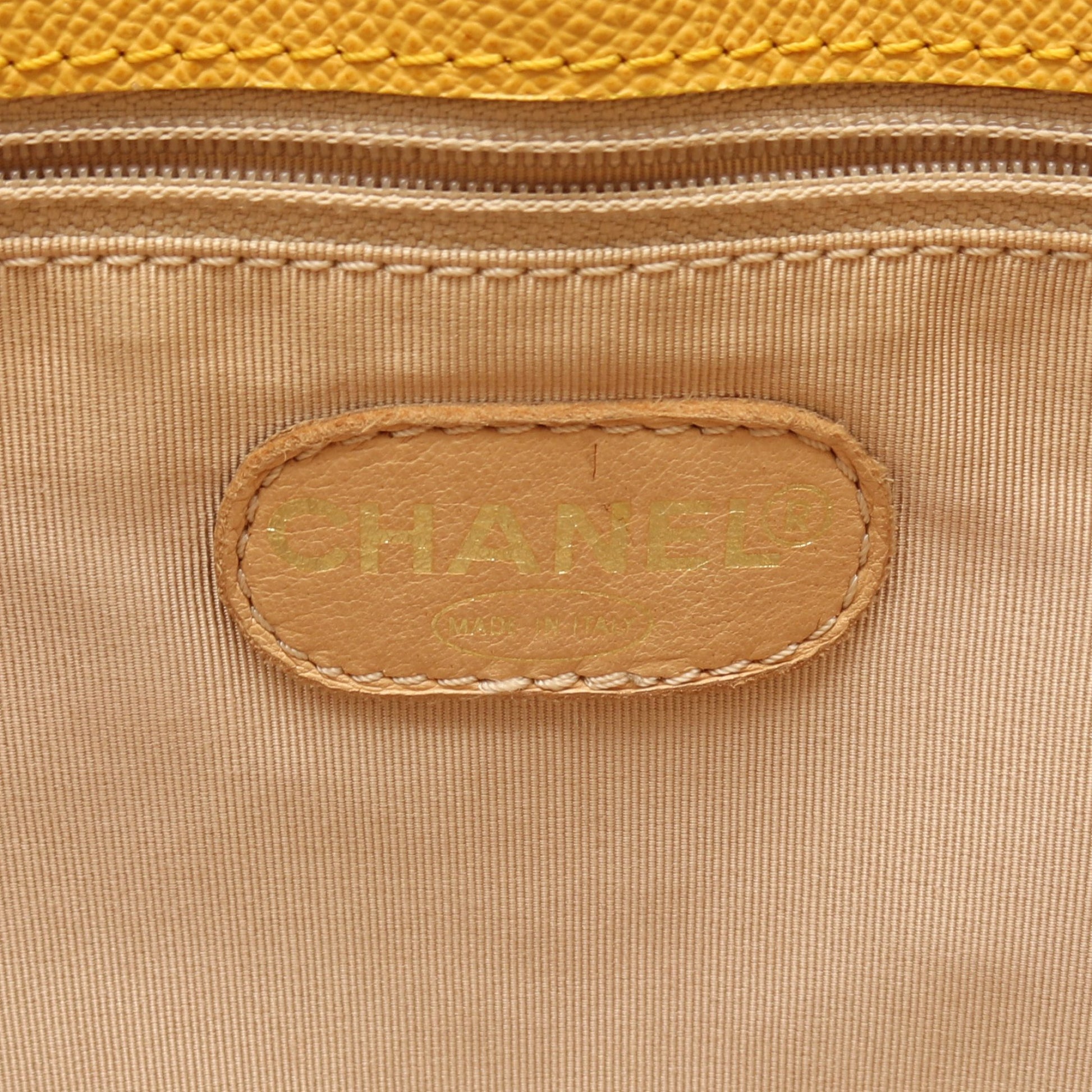 チャーム付き ショルダーバッグ トートバッグ レザー イエロー シャネル バッグ CHANEL