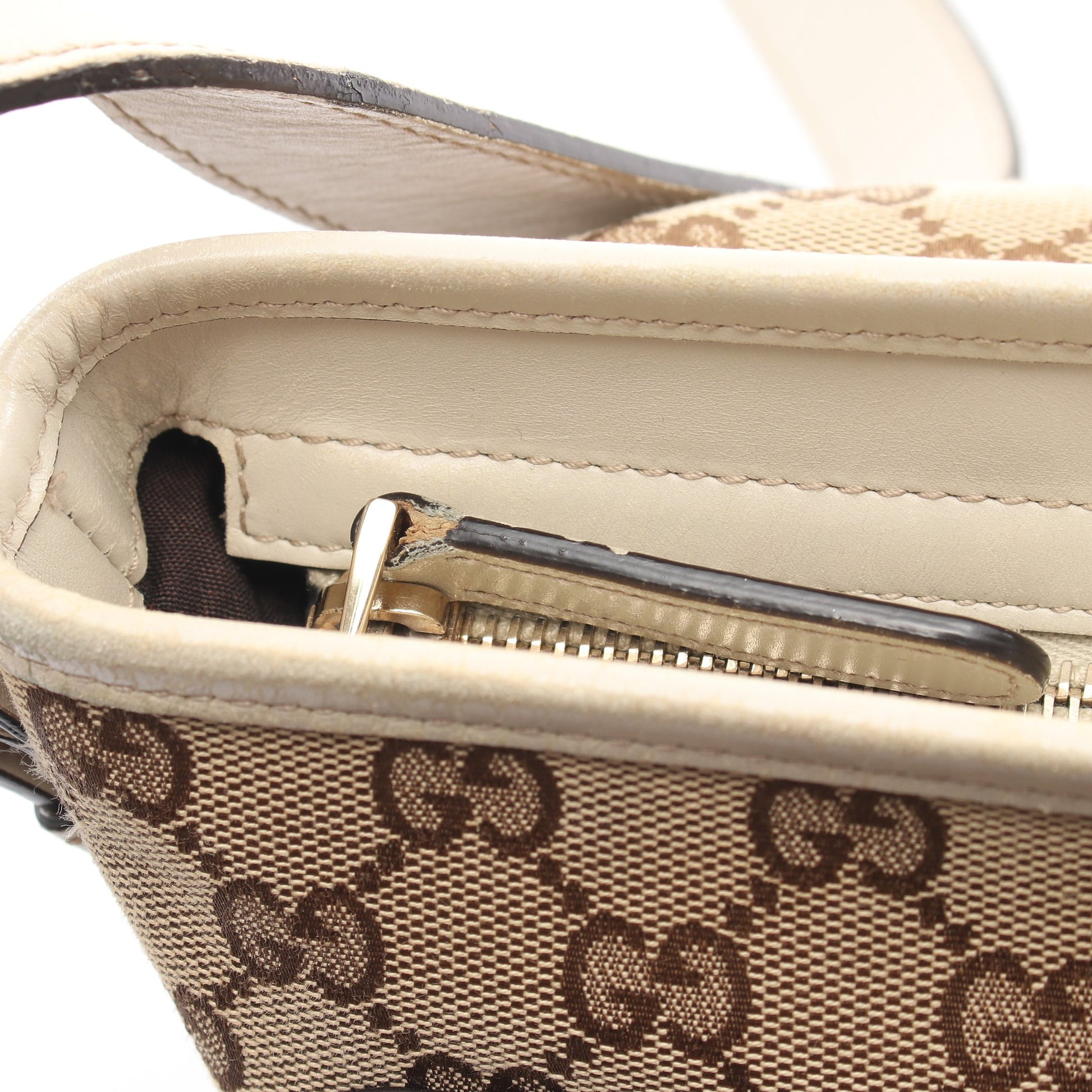 GGキャンバス ショルダーバッグ キャンバス レザー ベージュ オフホワイト グッチ バッグ GUCCI