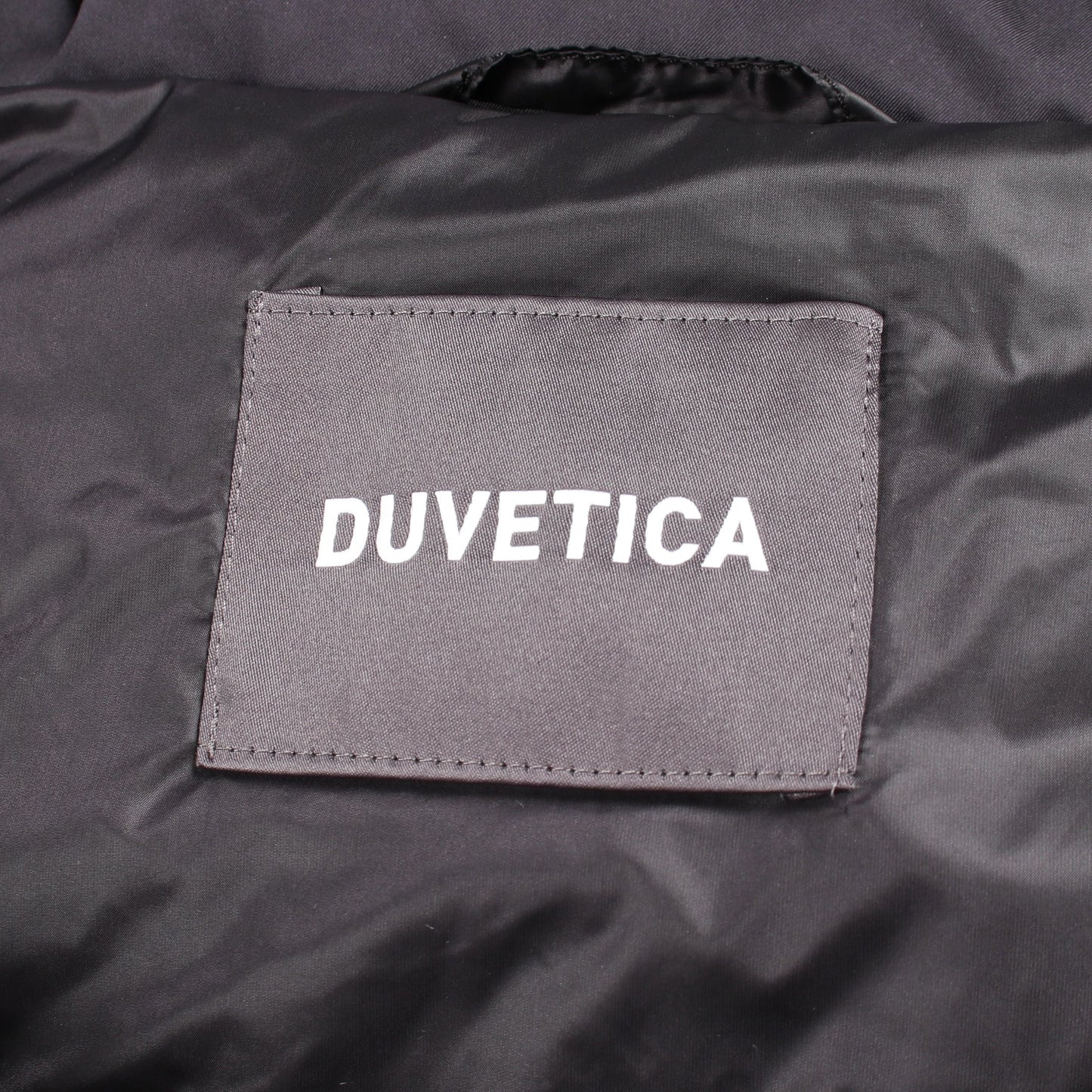 ALAQUA ダウンコート ナイロン ブラック デュベティカ アウター DUVETICA