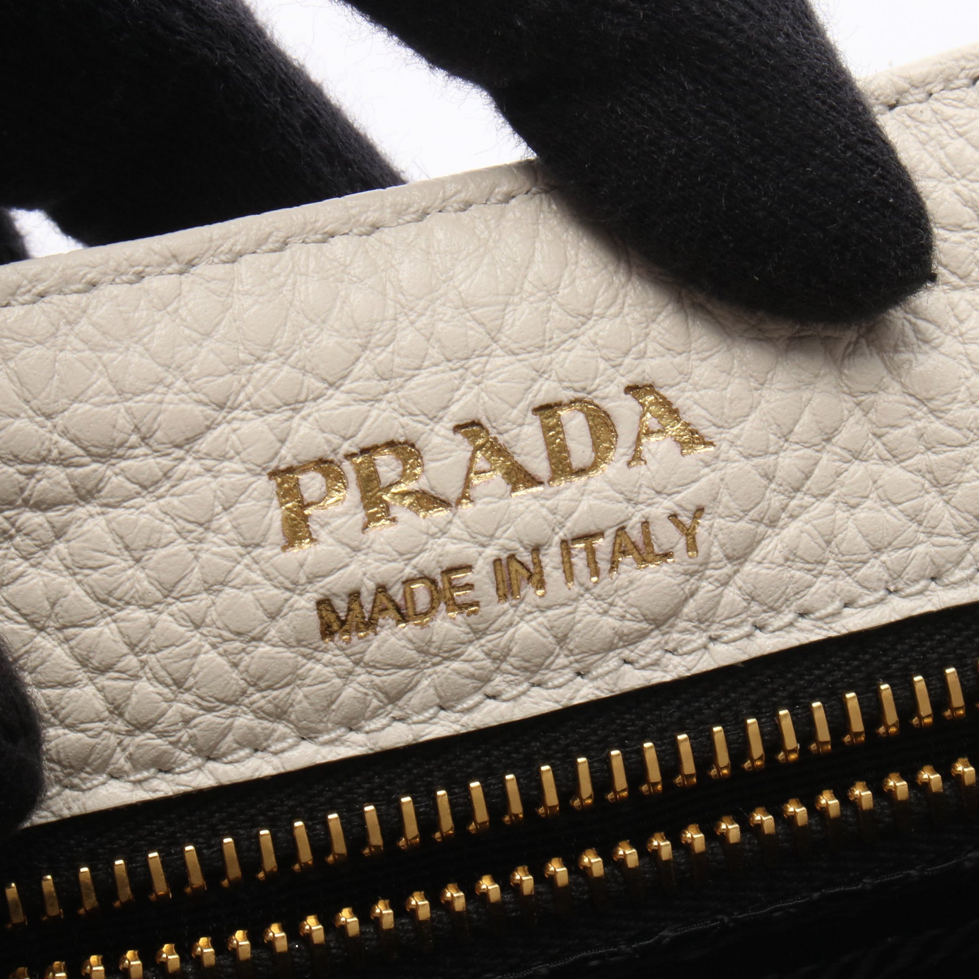ヴィッテロダイノ ソフト ショルダーバッグ レザー ホワイト プラダ バッグ PRADA