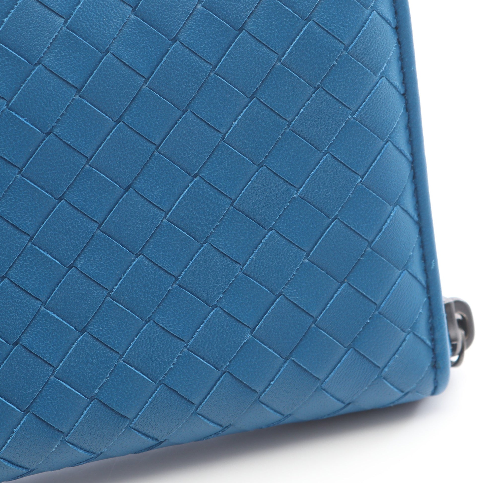 イントレチャート ラウンドファスナー長財布 レザー ブルー ボッテガヴェネタ 財布・小物 BOTTEGA VENETA