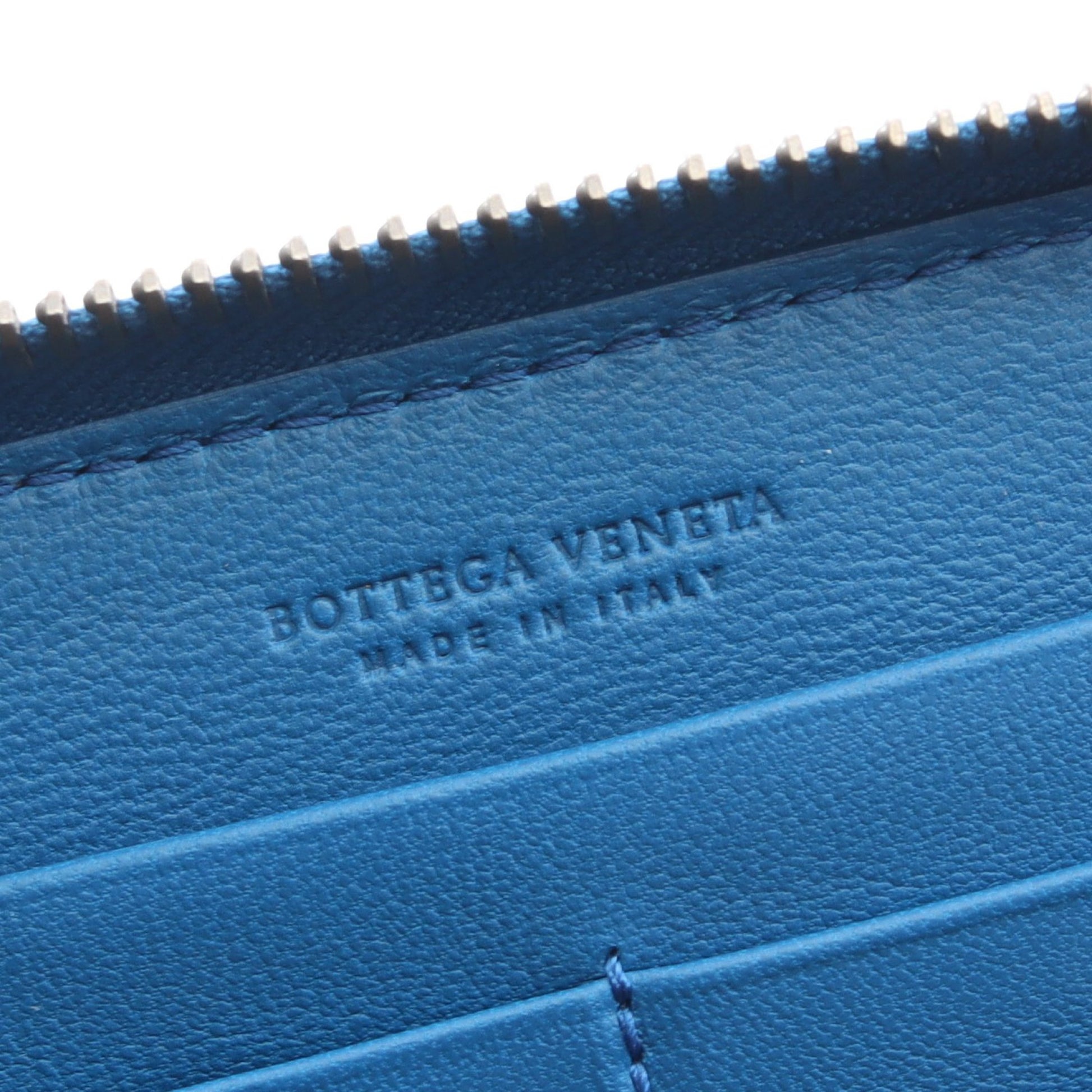 イントレチャート ラウンドファスナー長財布 レザー ブルー ボッテガヴェネタ 財布・小物 BOTTEGA VENETA