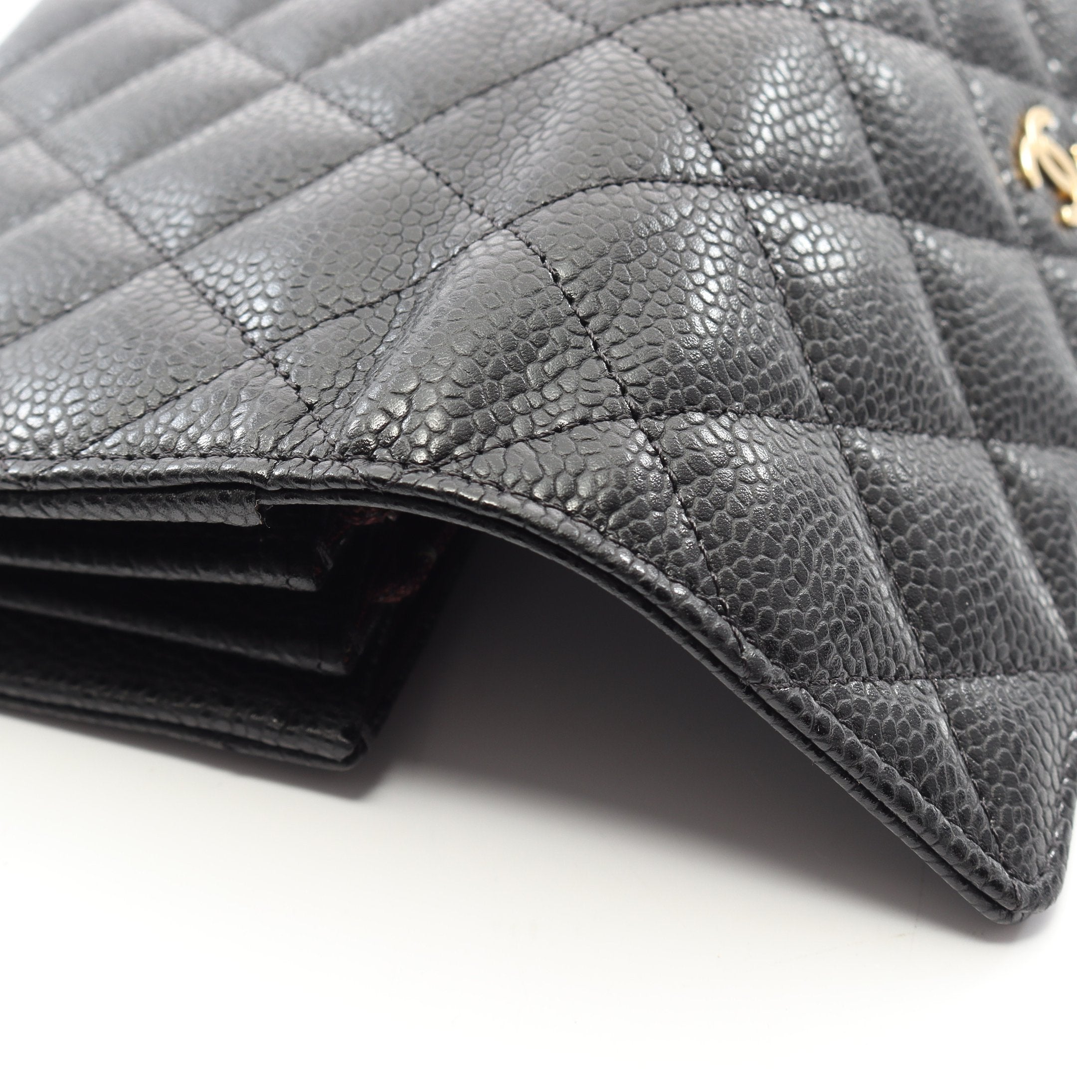 マトラッセ 二つ折り長財布 キャビアスキン ブラック ゴールド金具 マトラッセ 二つ折り長財布 キャビアスキン ブラック ゴールド金具