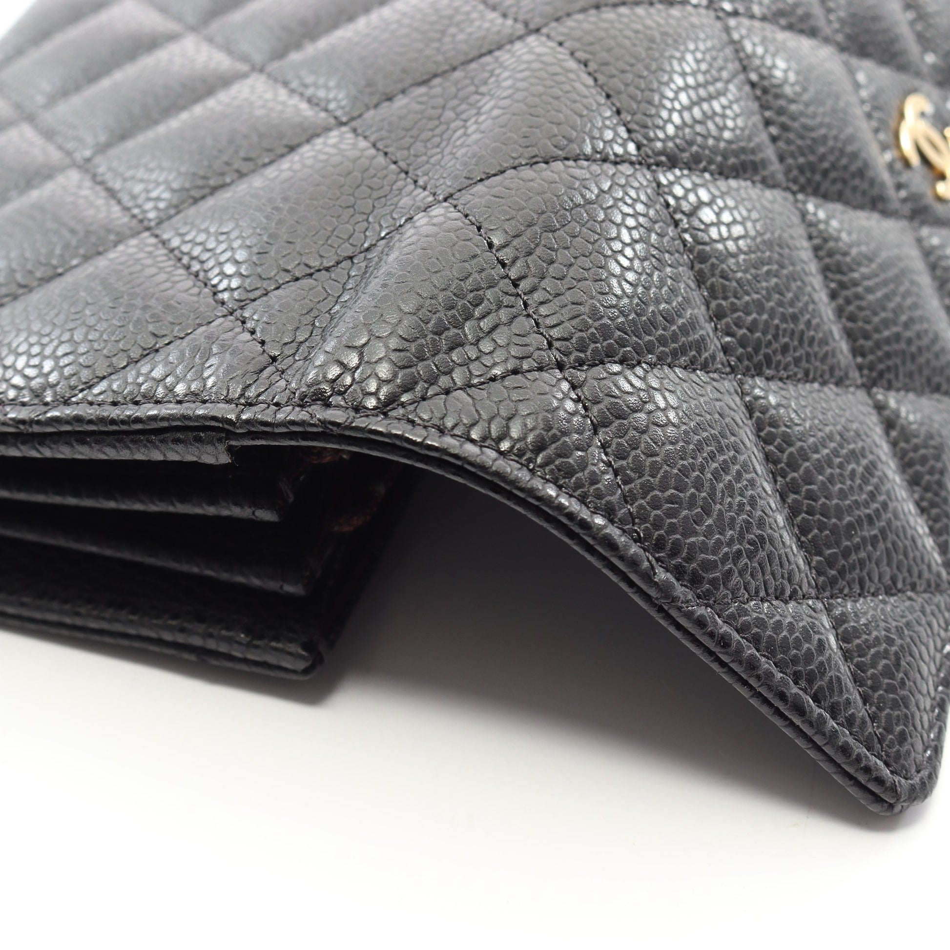 マトラッセ 二つ折り長財布 キャビアスキン ブラック ゴールド金具 シャネル 財布・小物 CHANEL