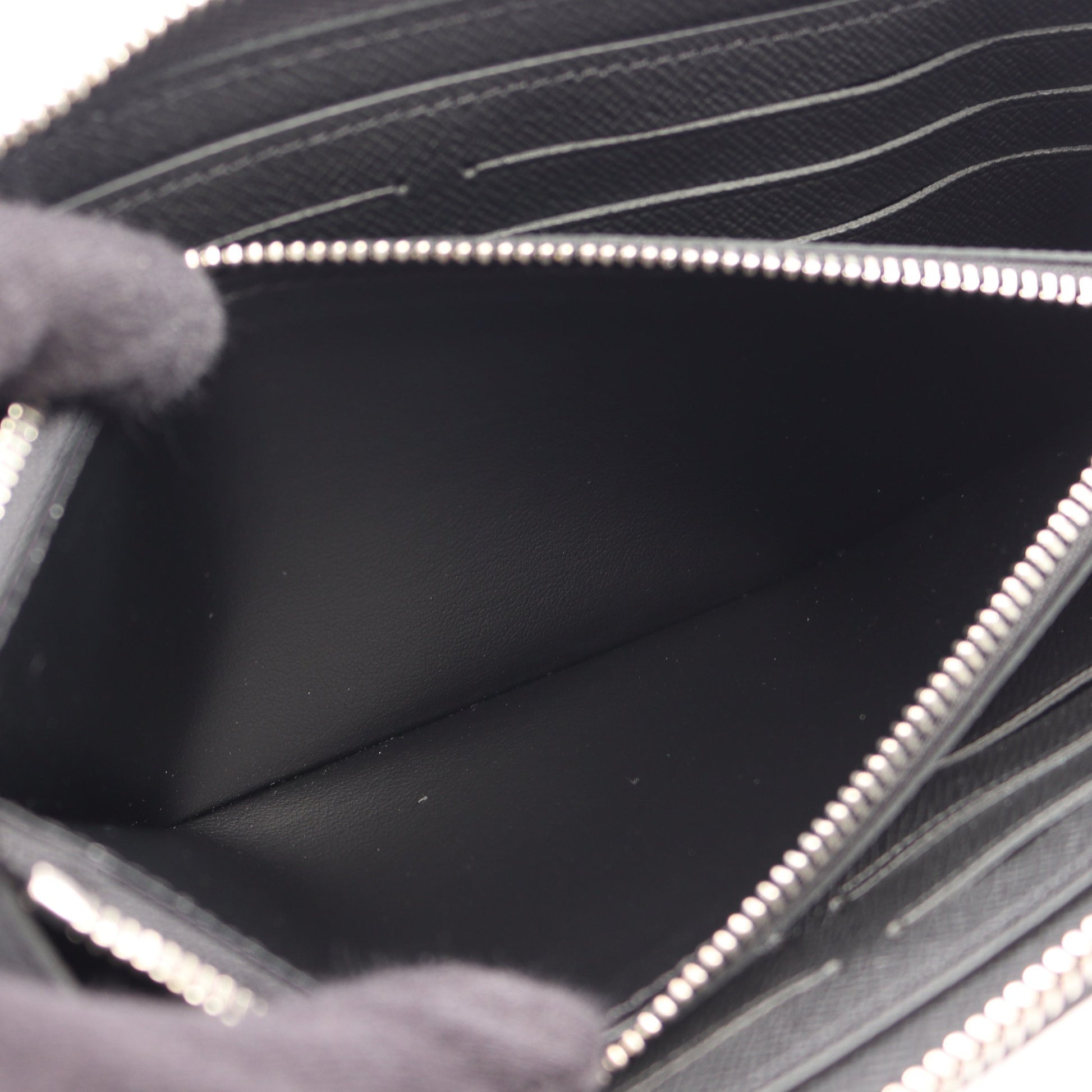 ジッピーウォレット ホリゾンタル タイガ ラウンドファスナー長財布 レザー ブラック ルイヴィトン 財布・小物 LOUIS VUITTON