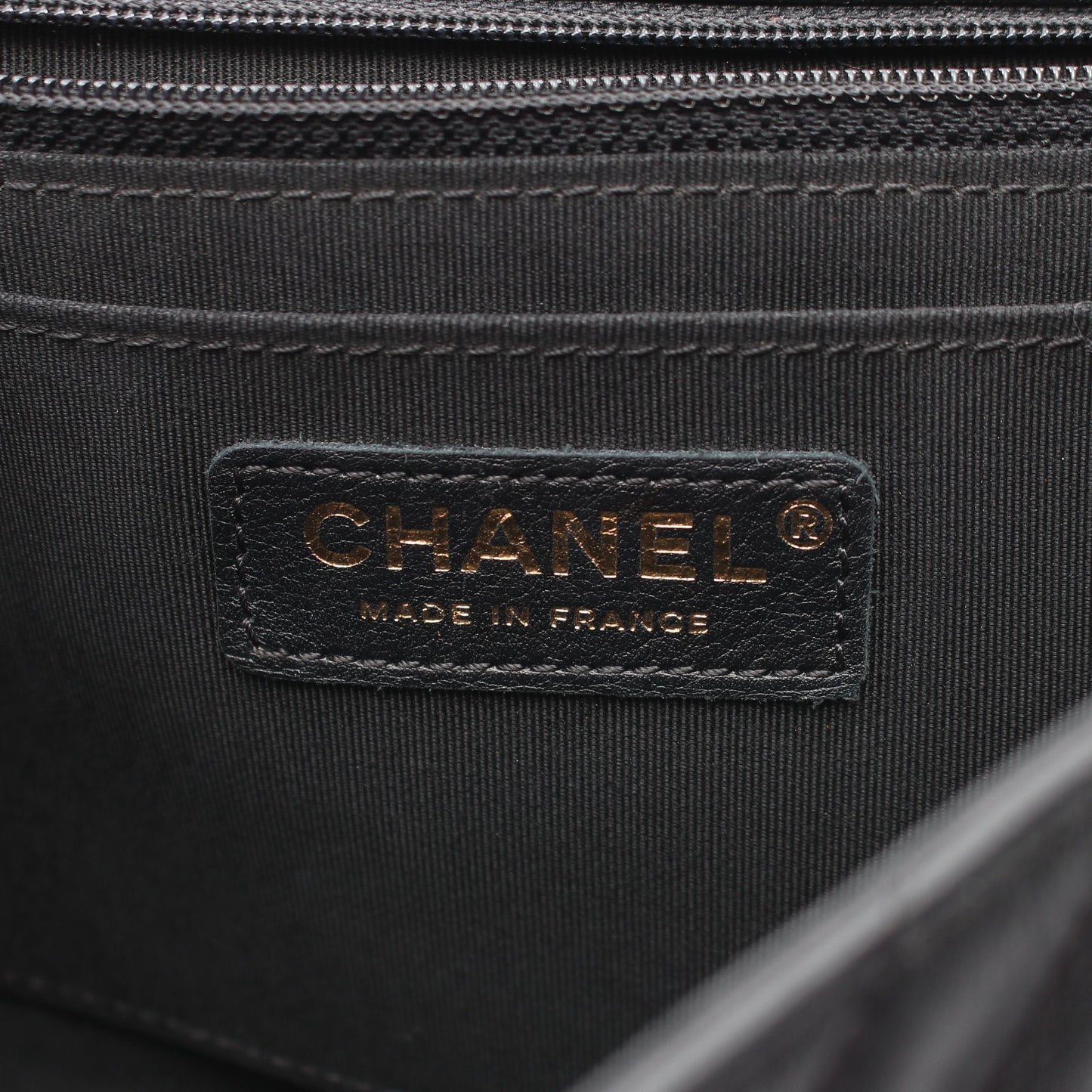 シェブロン Vステッチ Wチェーンショルダーバッグ ラムスキン ブラック ゴールド金具 シャネル バッグ CHANEL