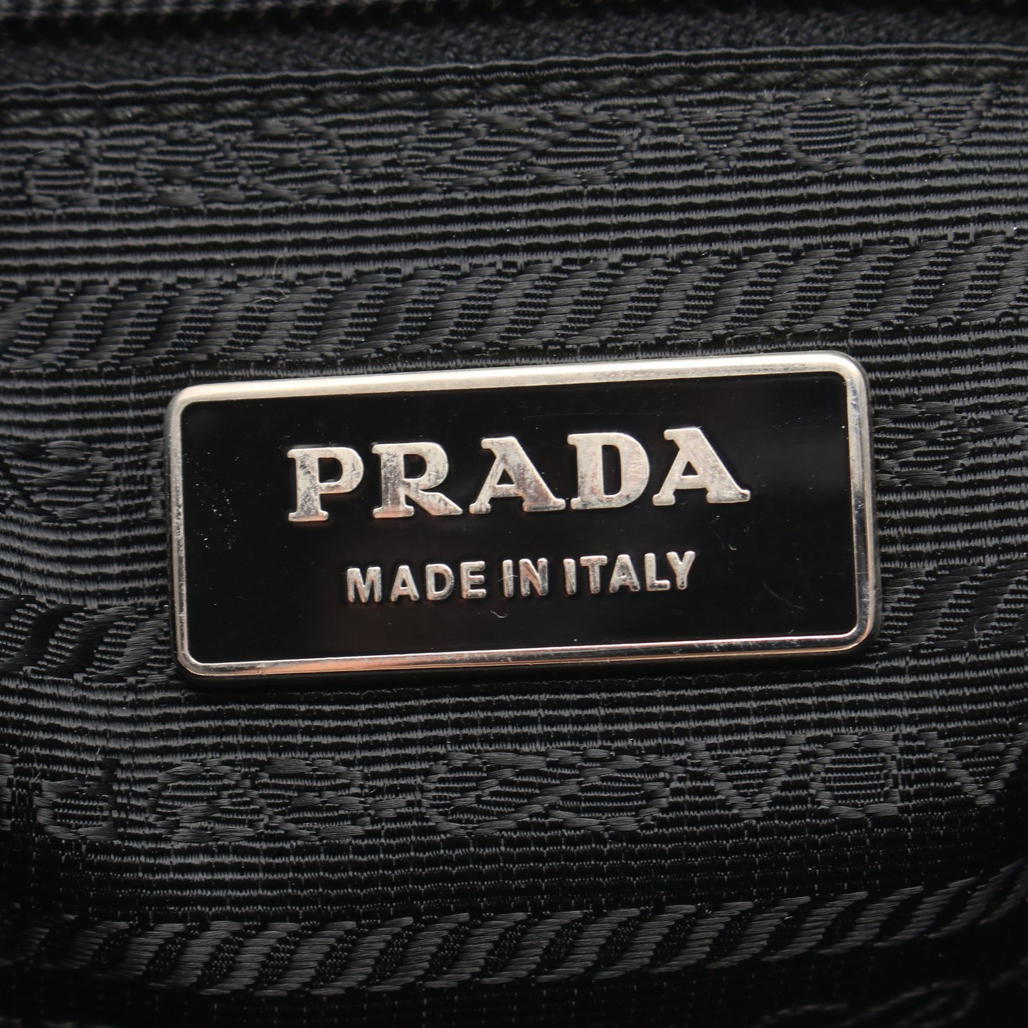 三角プレート ショルダーバッグ ナイロン レザー ブラック プラダ バッグ PRADA