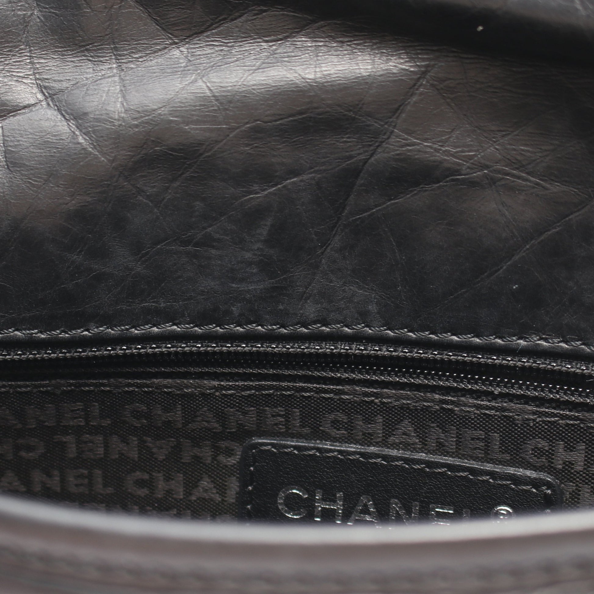 マトラッセ ココマーク ロゴエンボス ショルダーバッグ エイジドカーフスキン ブラック シルバー金具 シャネル バッグ CHANEL
