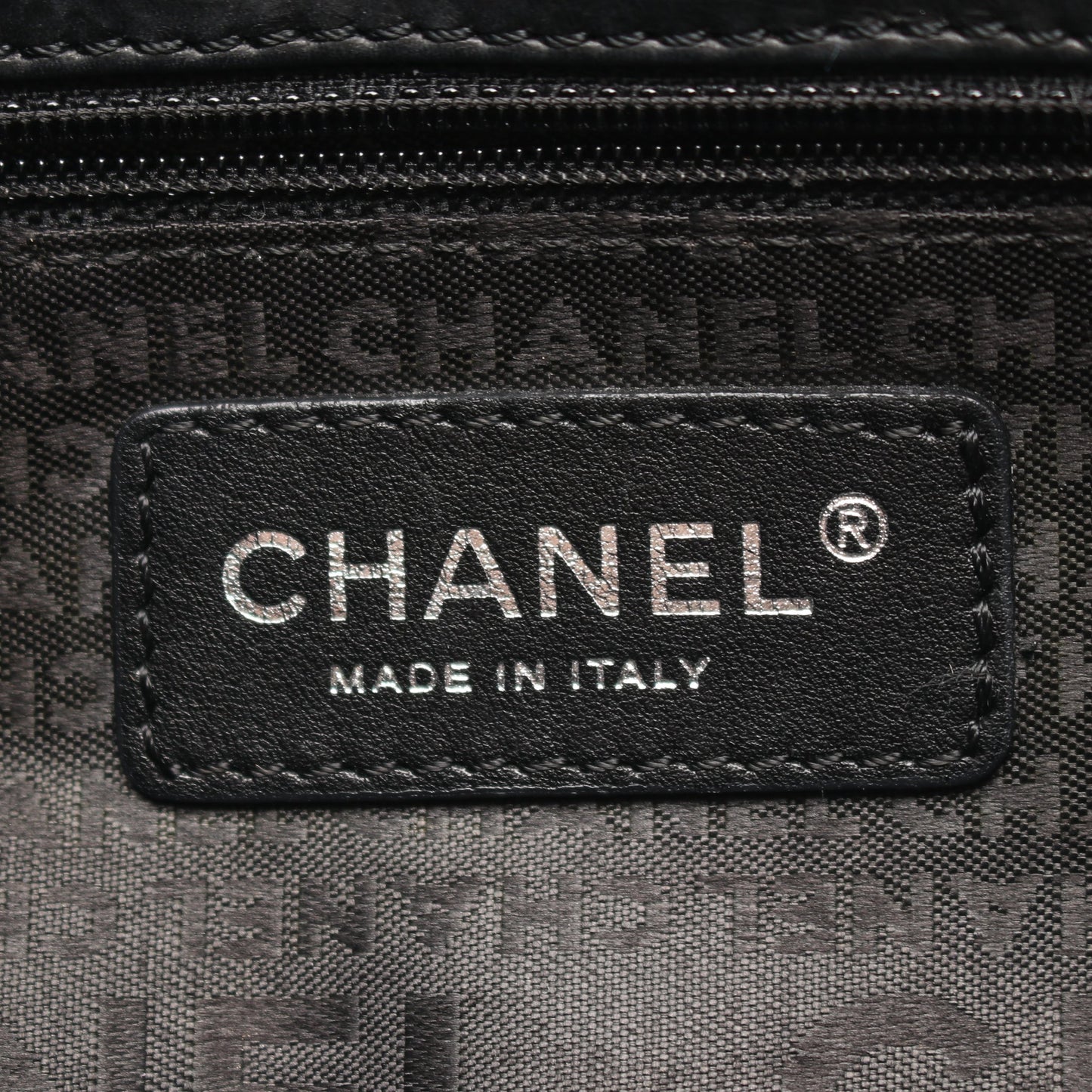 マトラッセ ココマーク ロゴエンボス ショルダーバッグ エイジドカーフスキン ブラック シルバー金具 シャネル バッグ CHANEL